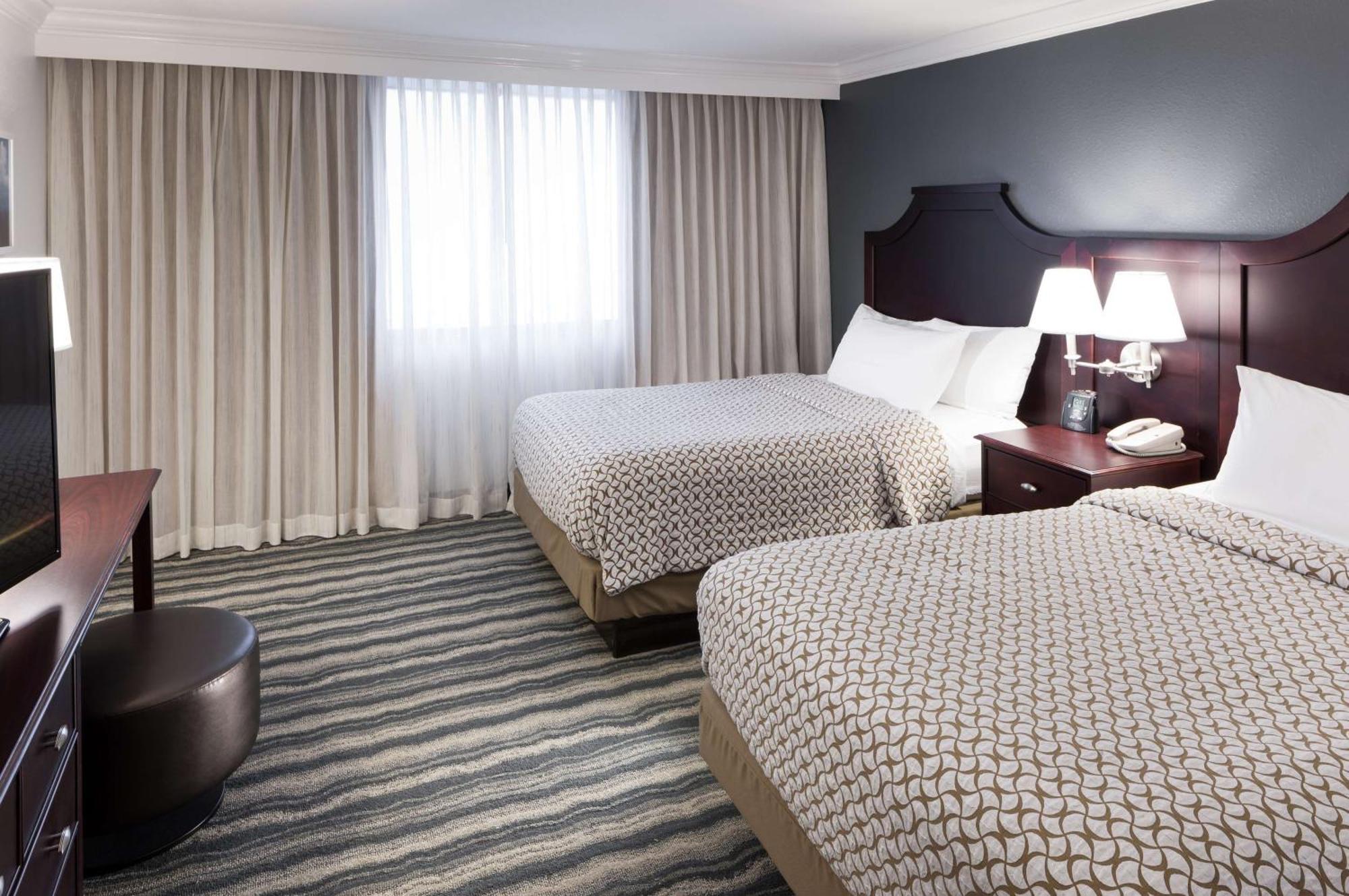 Suite Two Double Beds Non-Smoking