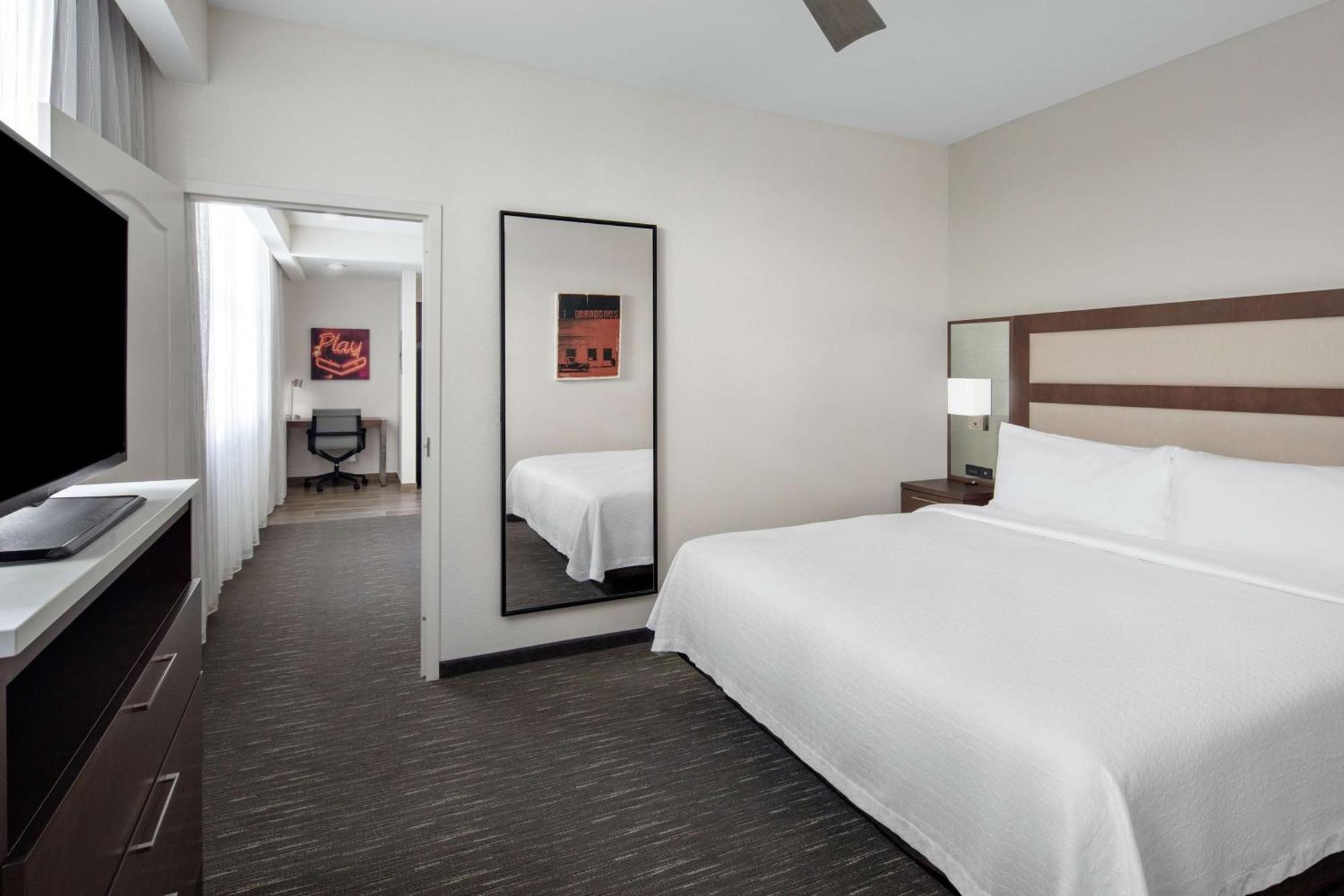 One-Bedroom King Suite Non-Smoking