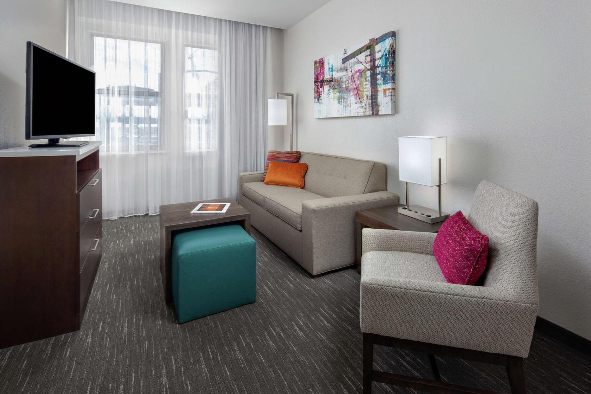 One-Bedroom Corner King Suite