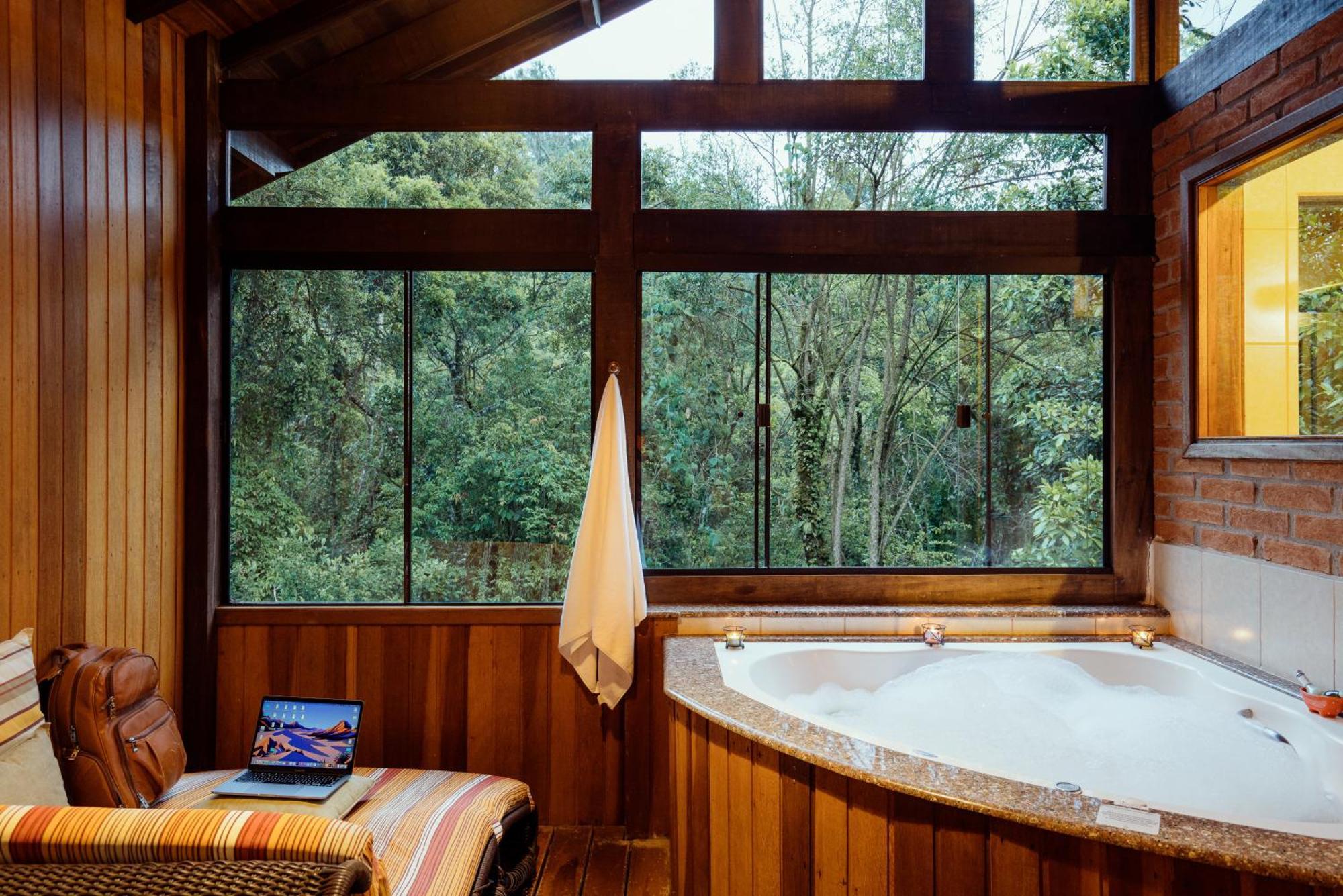 Cabin Hot Tub,1552211011:JPEG