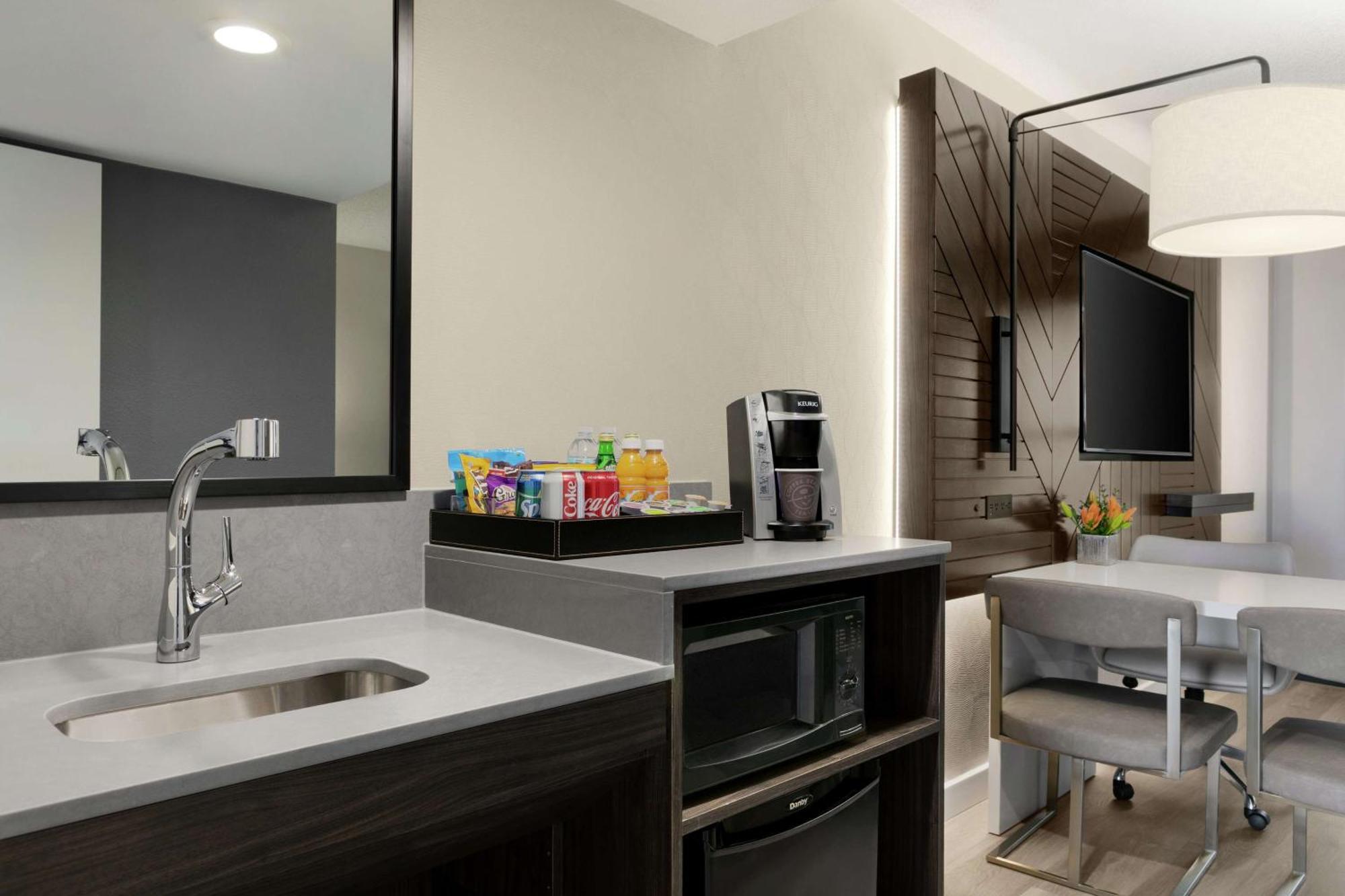 Premium King Suite