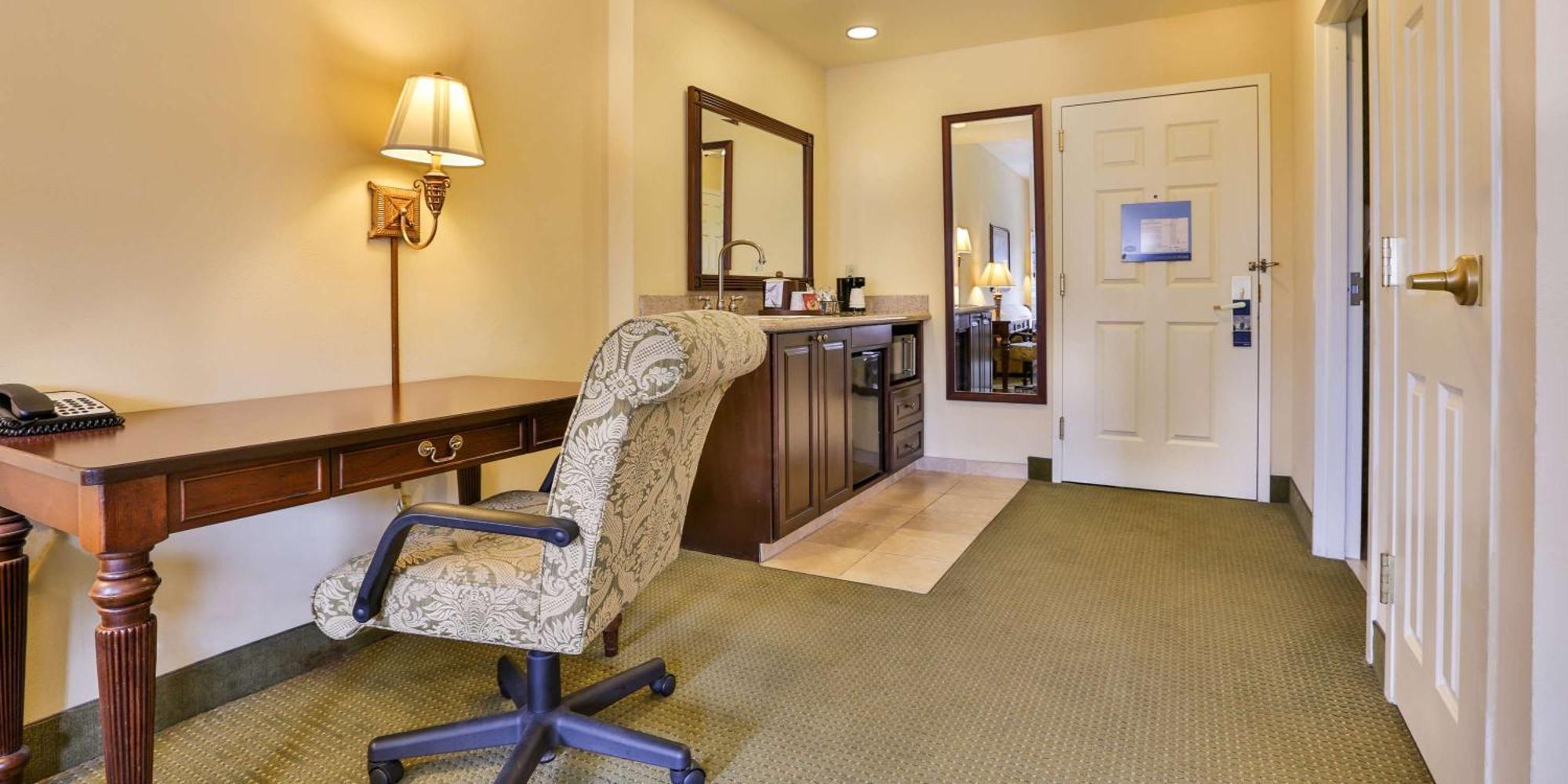 Queen Studio Suite Two Queen Beds Mobility Access or Non-Smoking,1552293460:JPEG