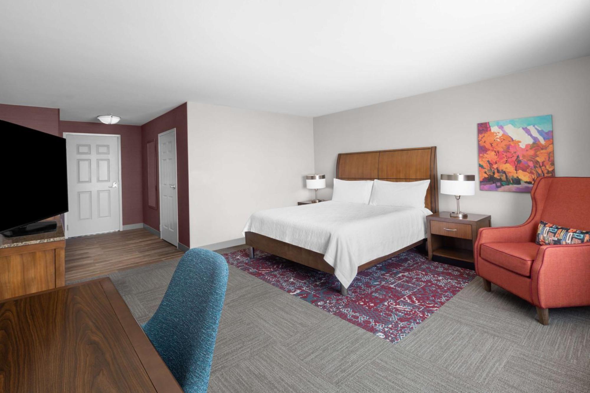 King Room Tub Mobility Hearing Access