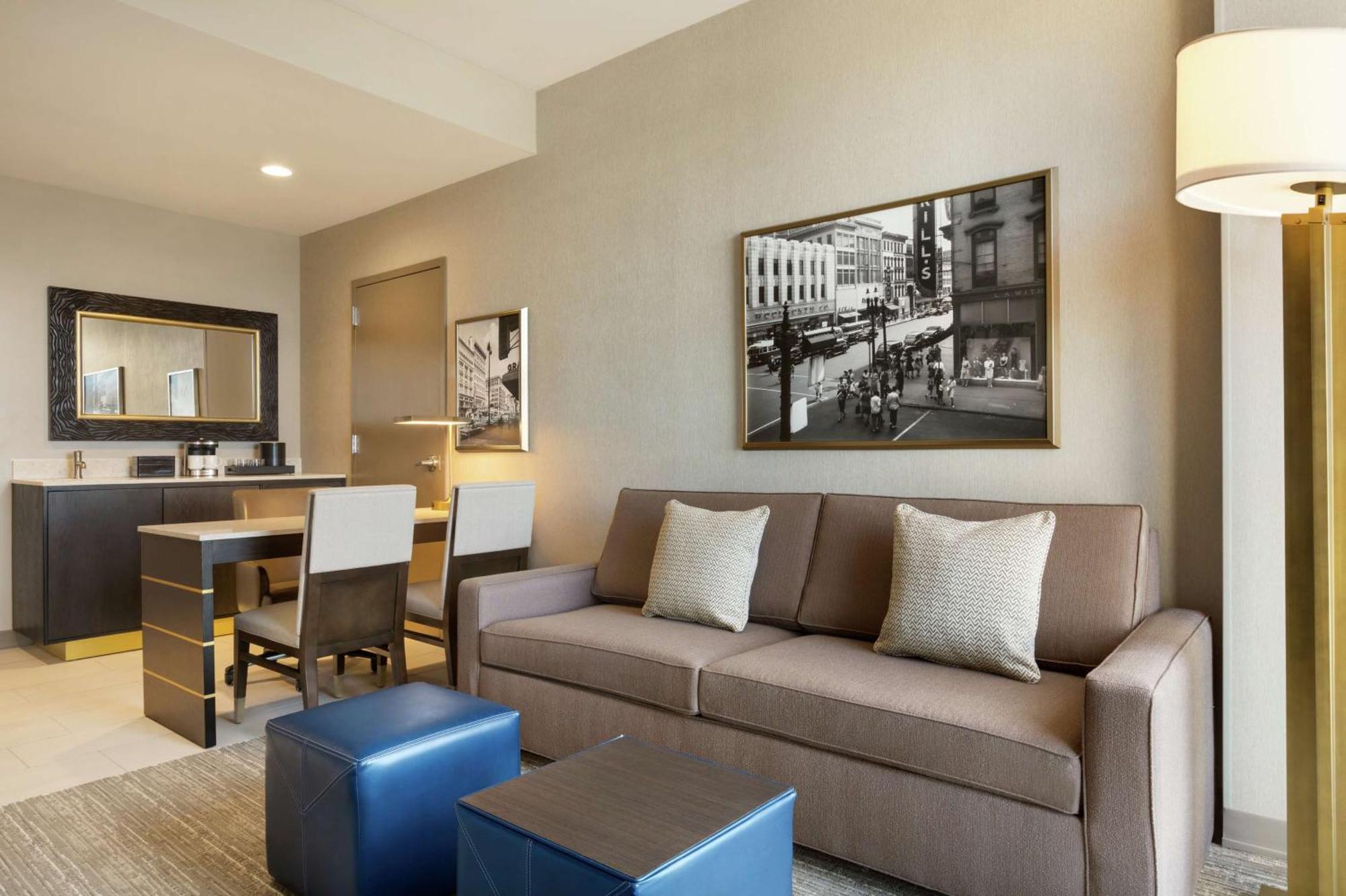 Two-Room Queen Suite Two Queen Beds Hearing Access