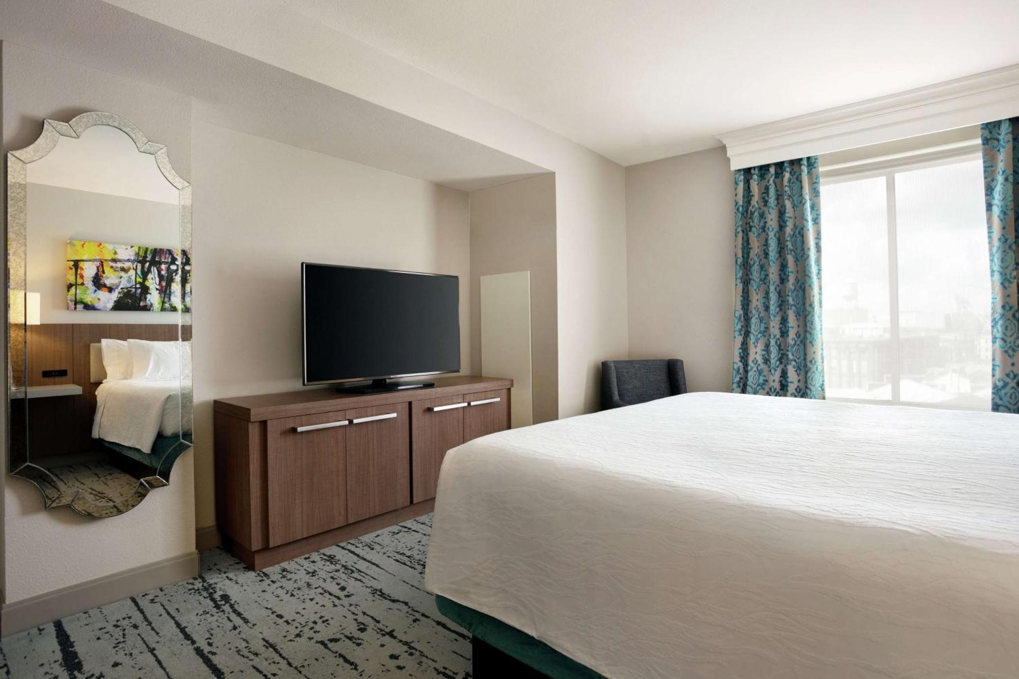 One-Bedroom King Suite