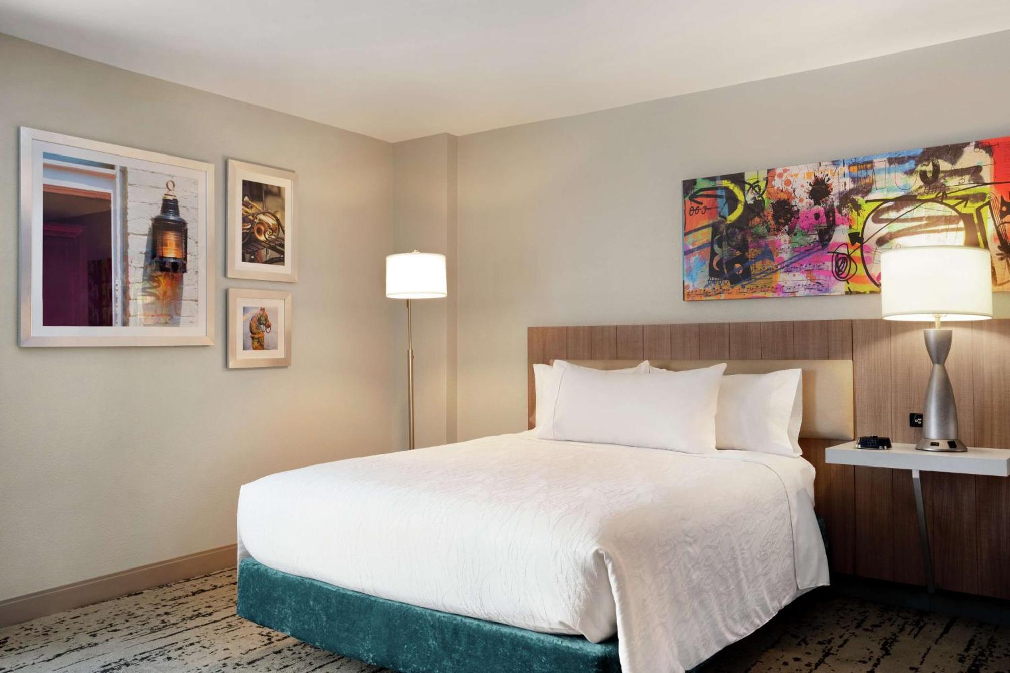 King Room with Tub - Mobility and Hearing Access,1552330921:JPEG