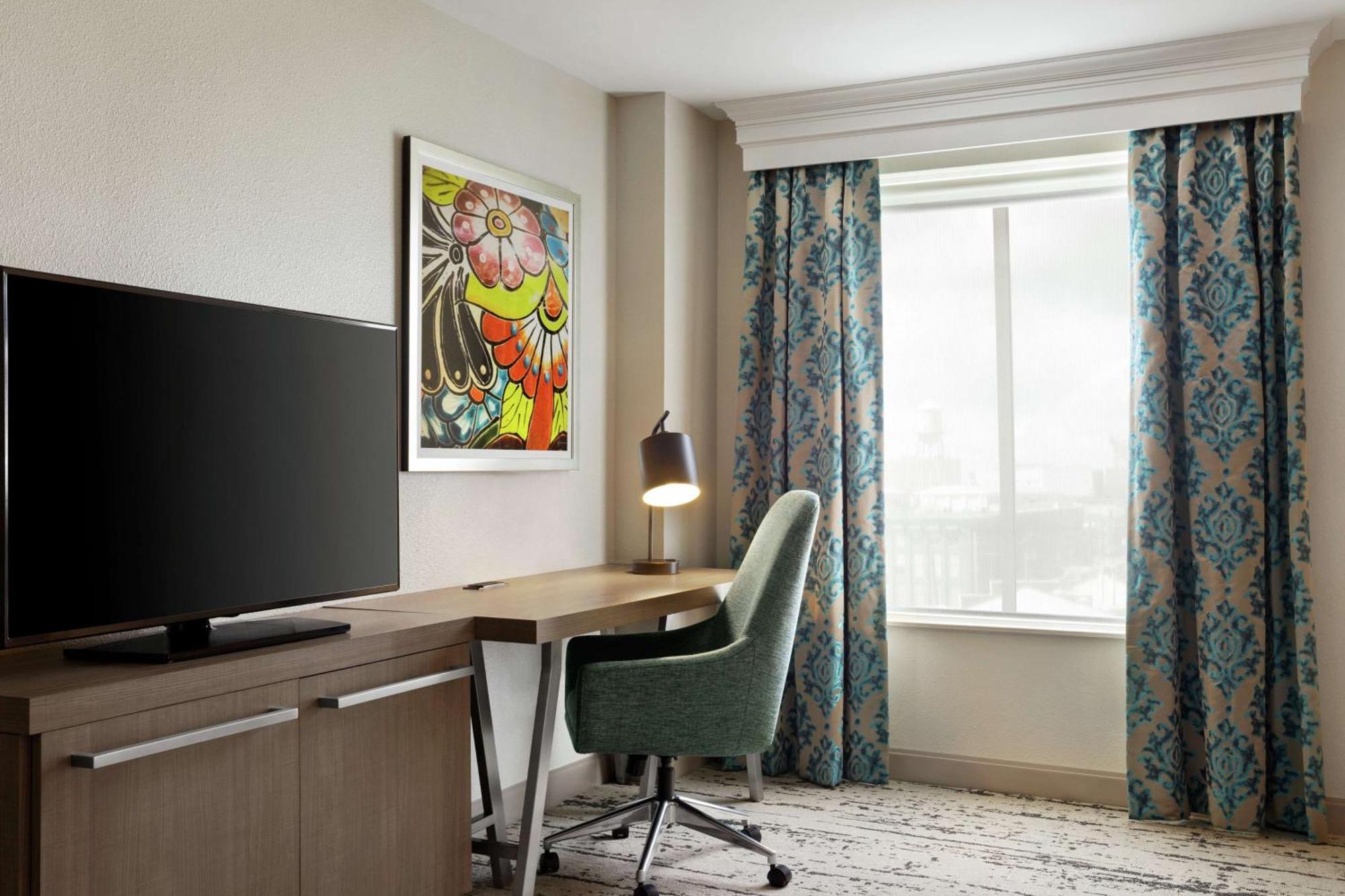 Queen Room with Two Queen Beds - Mobility and Hearing Access,1552330921:JPEG