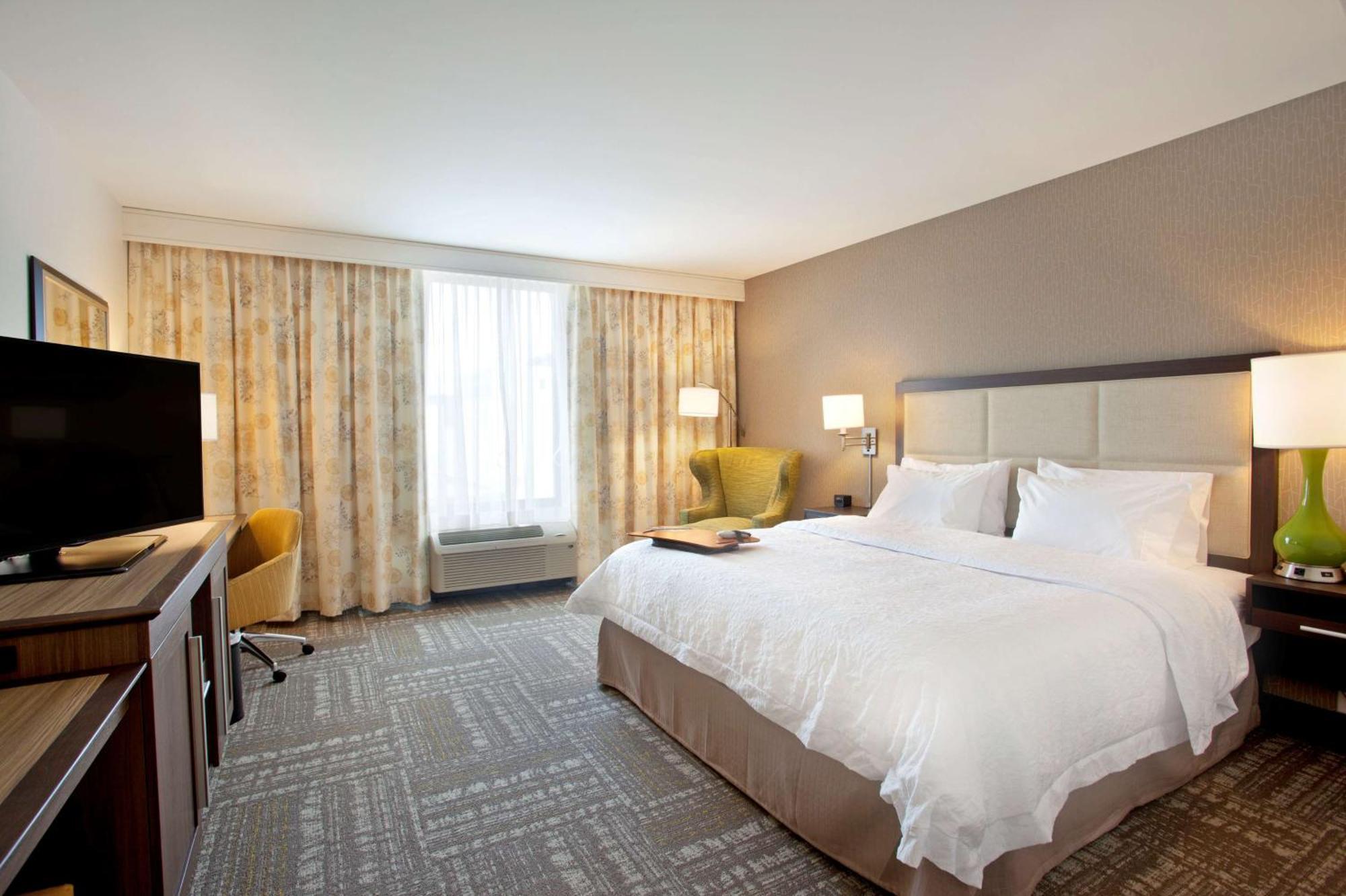 King Room Roll Shower Mobility Hearing Access or Non-Smoking