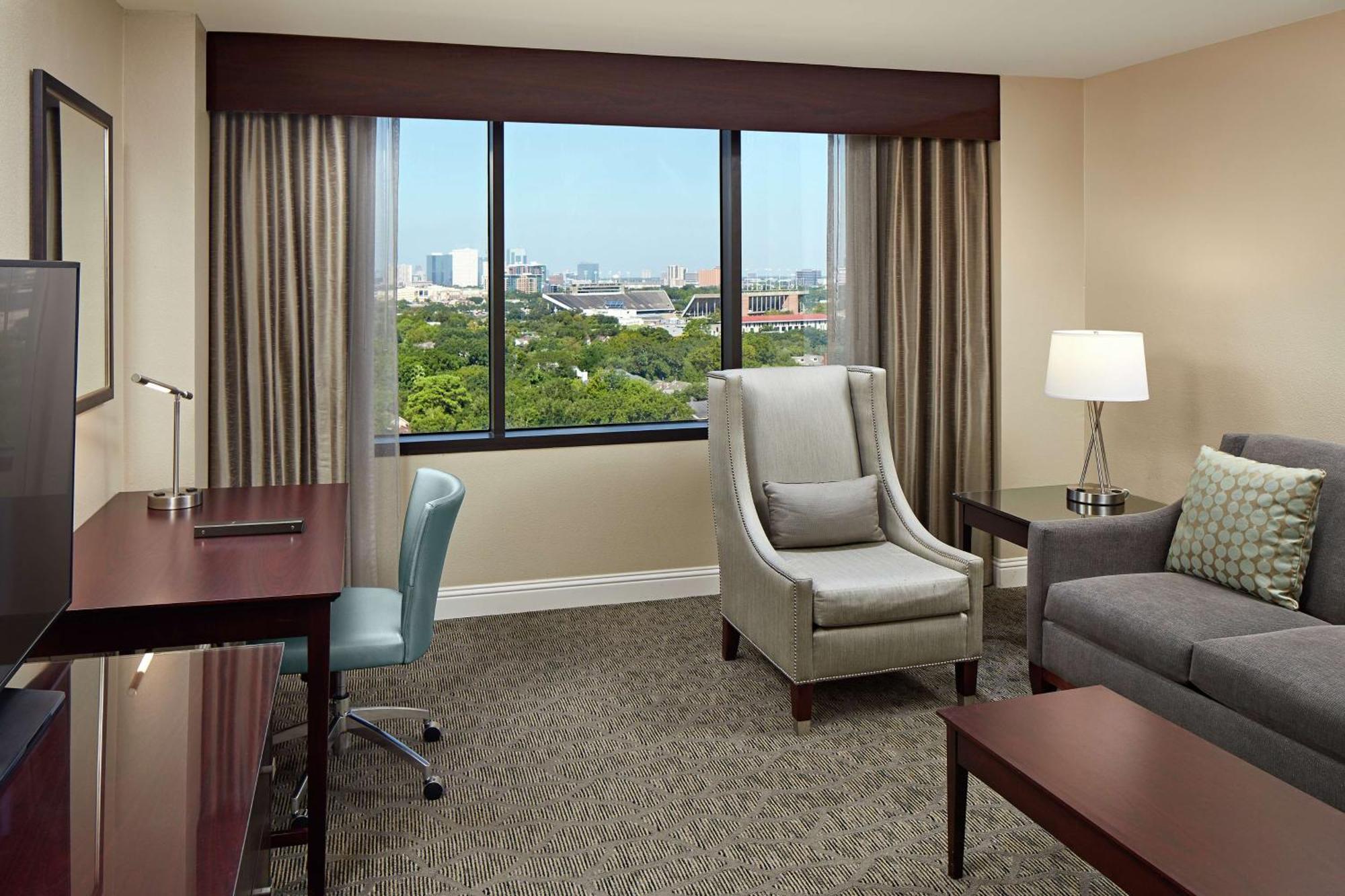 One-Bedroom King Suite,1552333474:JPEG