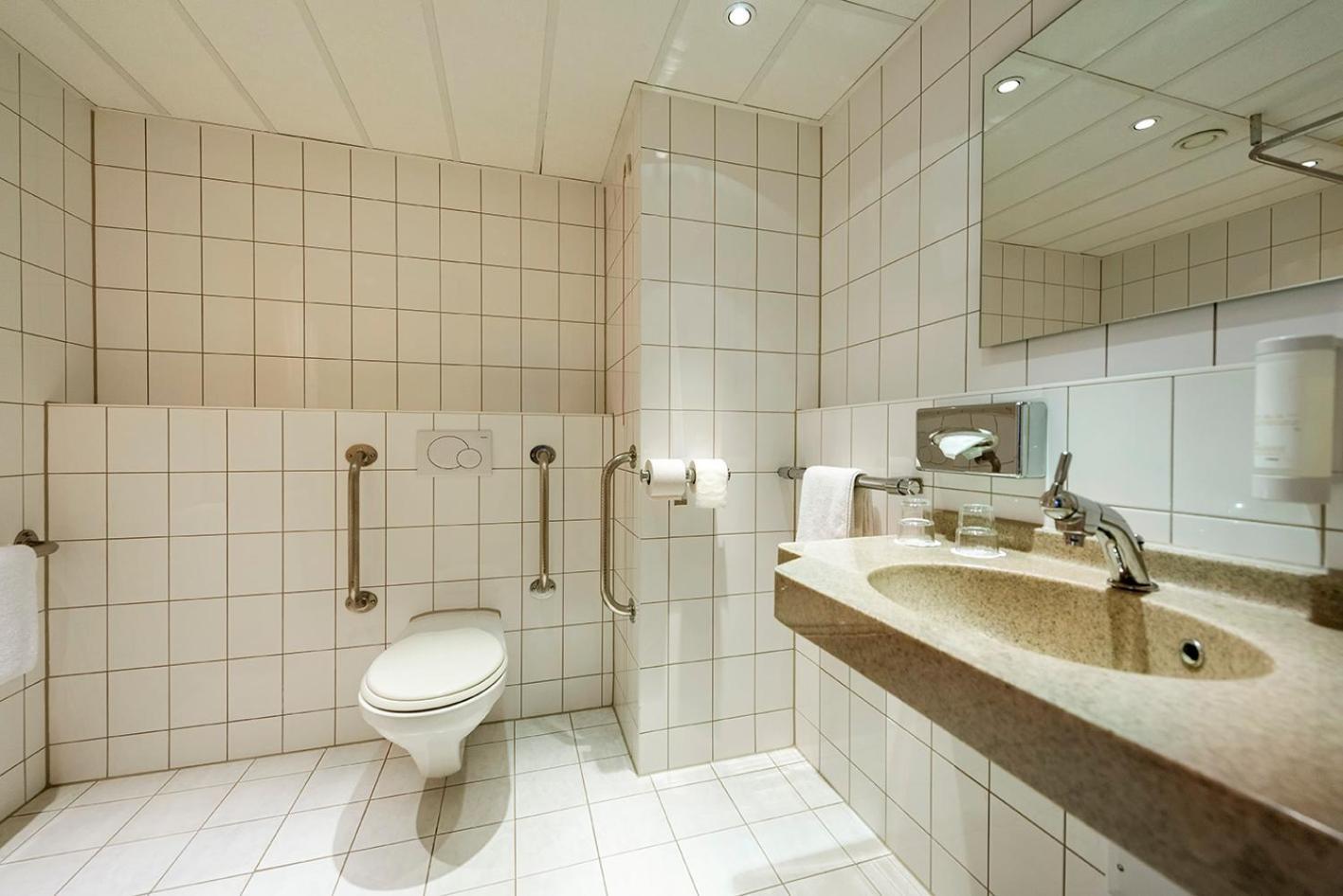 Double Room,886276696:JPEG