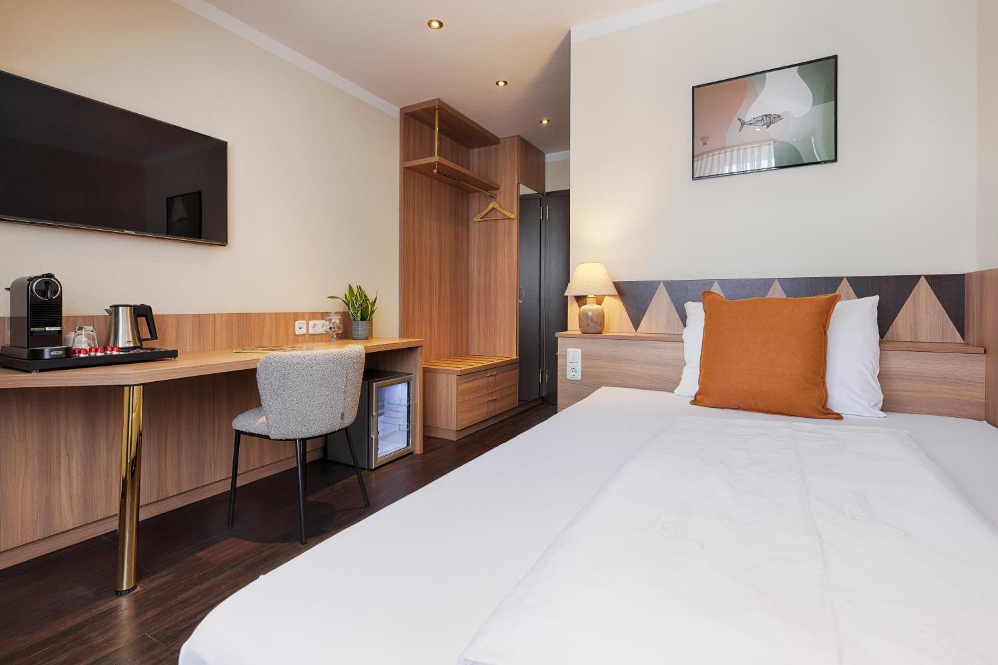 Deluxe Single Room