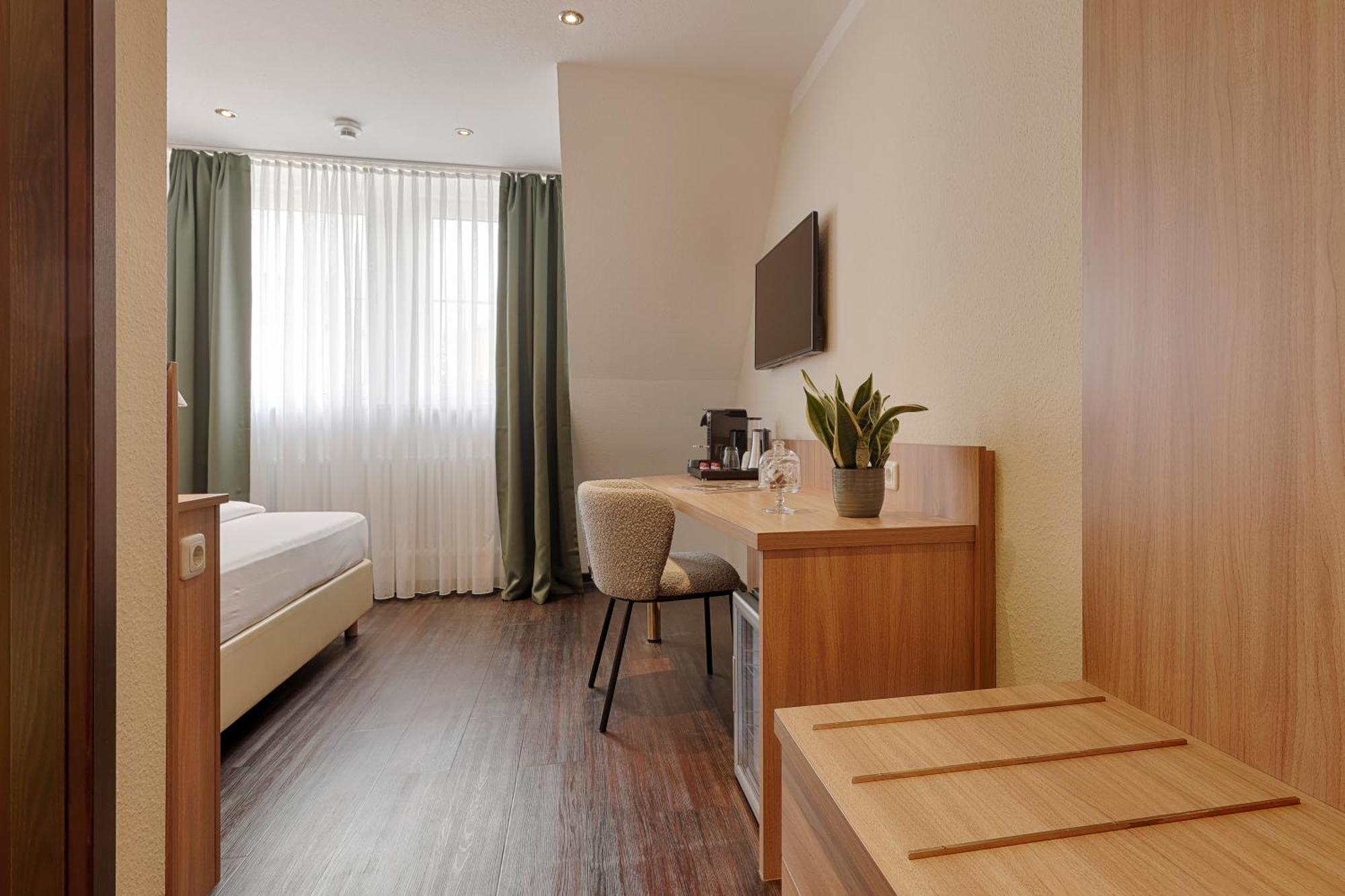 Deluxe Single Room