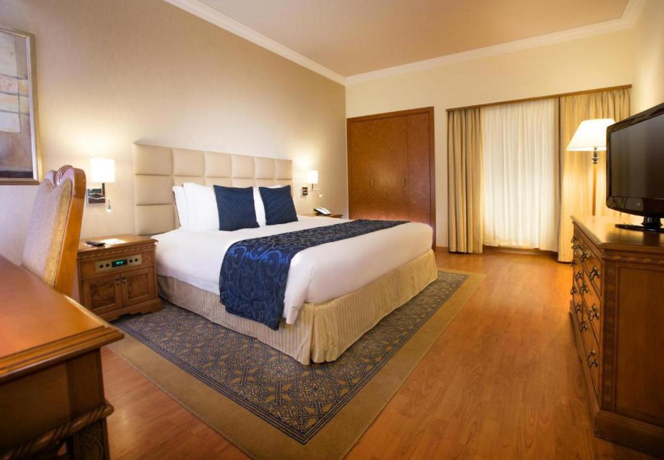One Bedroom Suite,1552582603:JPEG