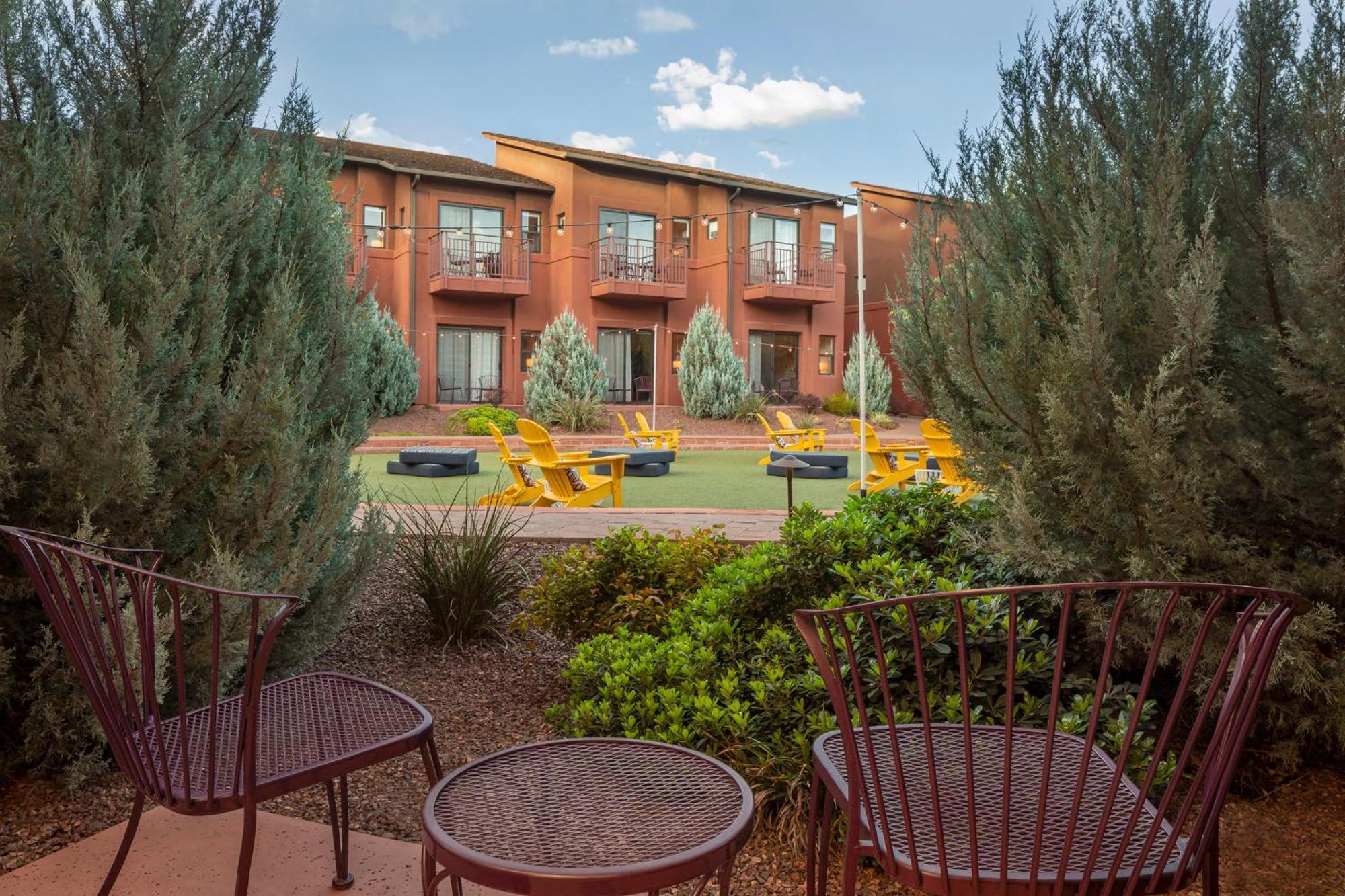 Double or Twin Room Garden View