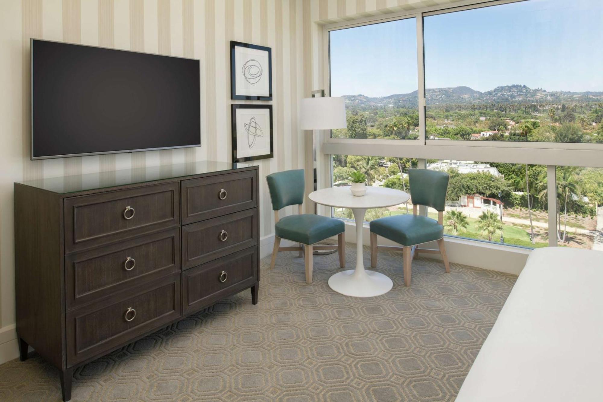 Deluxe Room,1552442650:JPEG