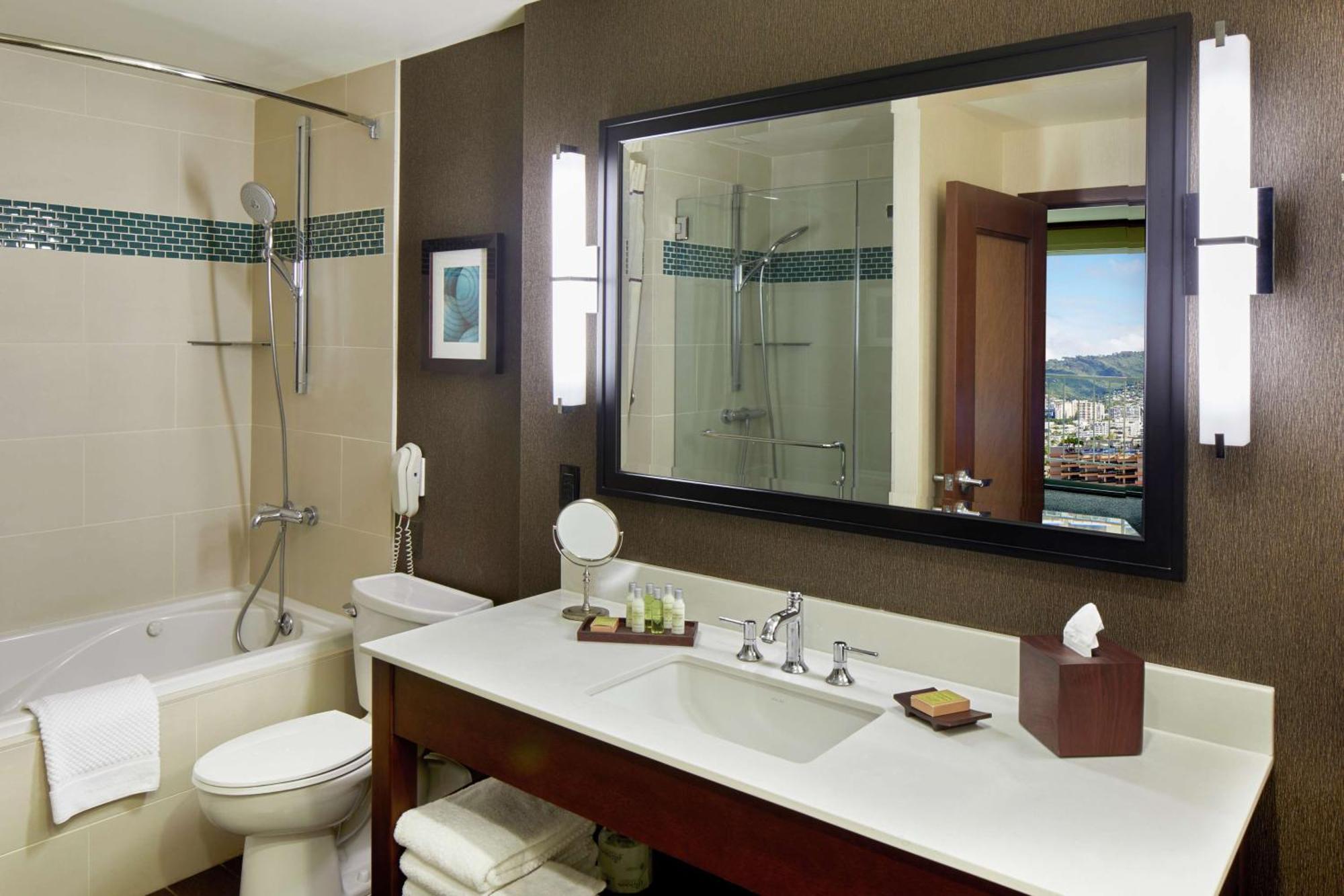 One Bedroom Kalia Suite King Bed Partial Ocean View,1552443106:JPEG