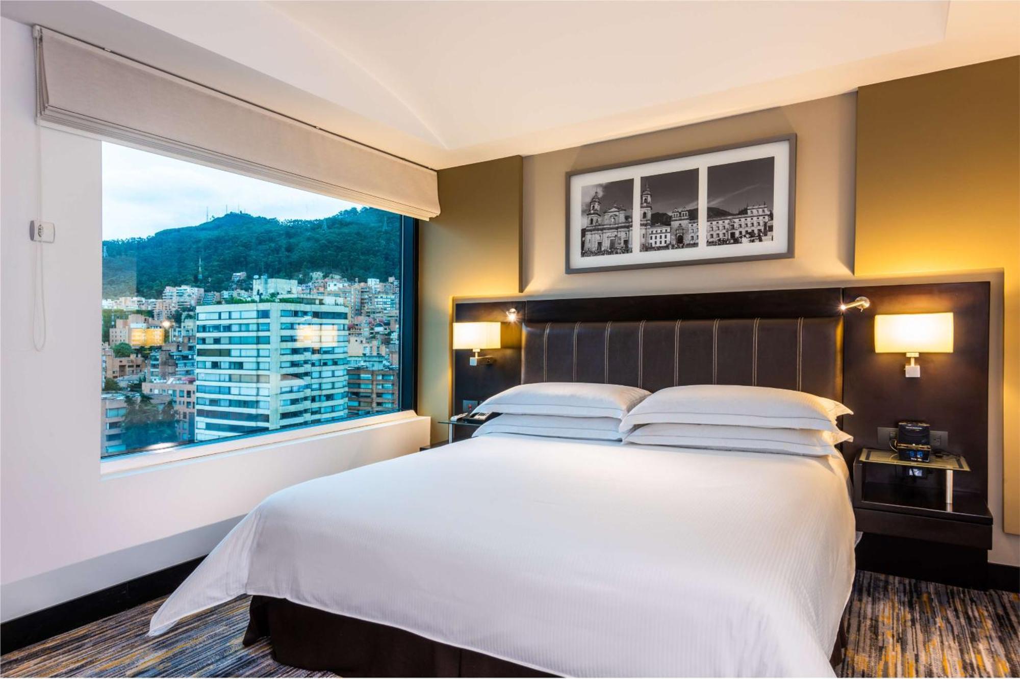 One-Bedroom King Suite,1552454713:JPEG