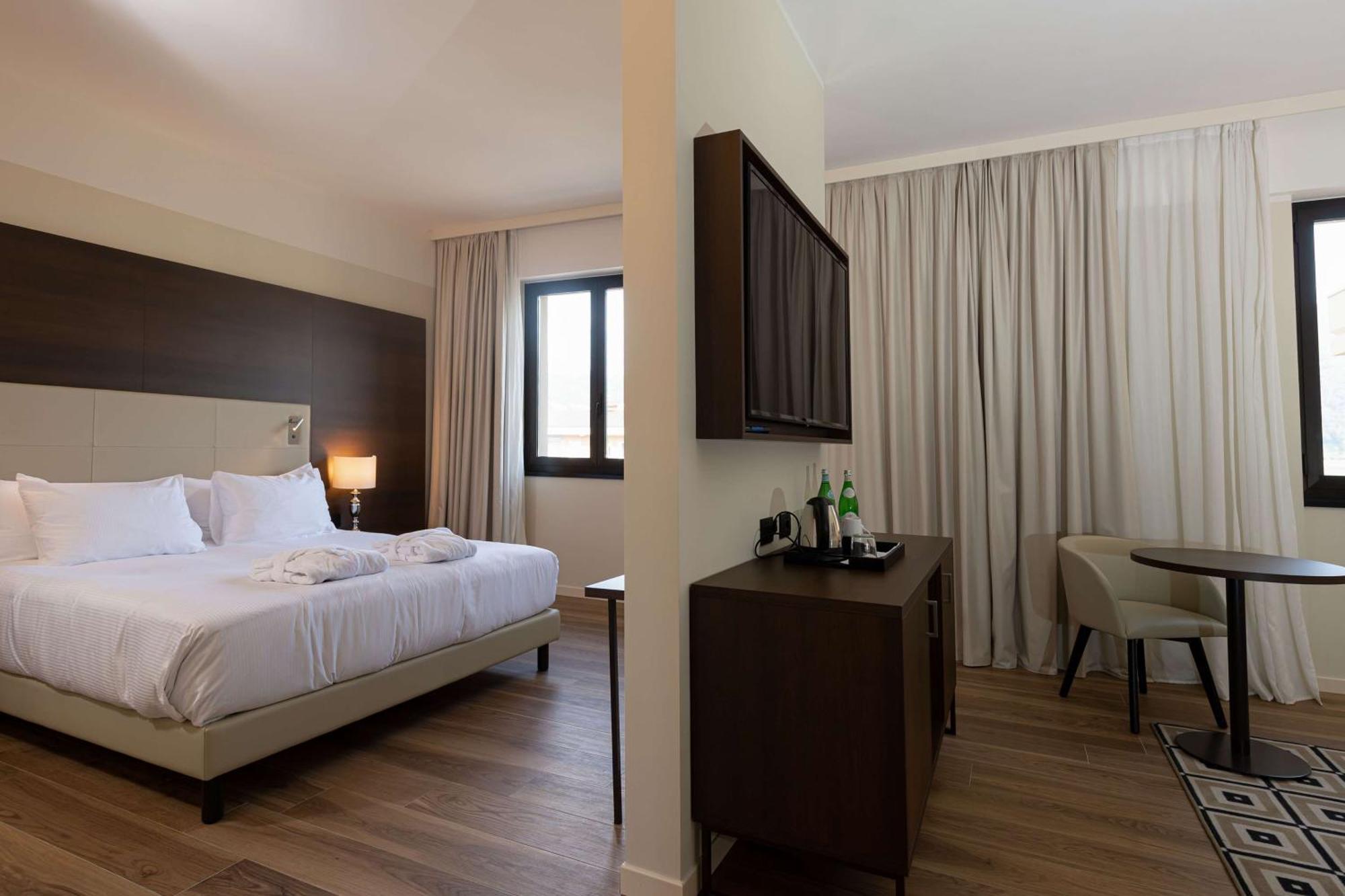 Junior Suite,1552458847:JPEG