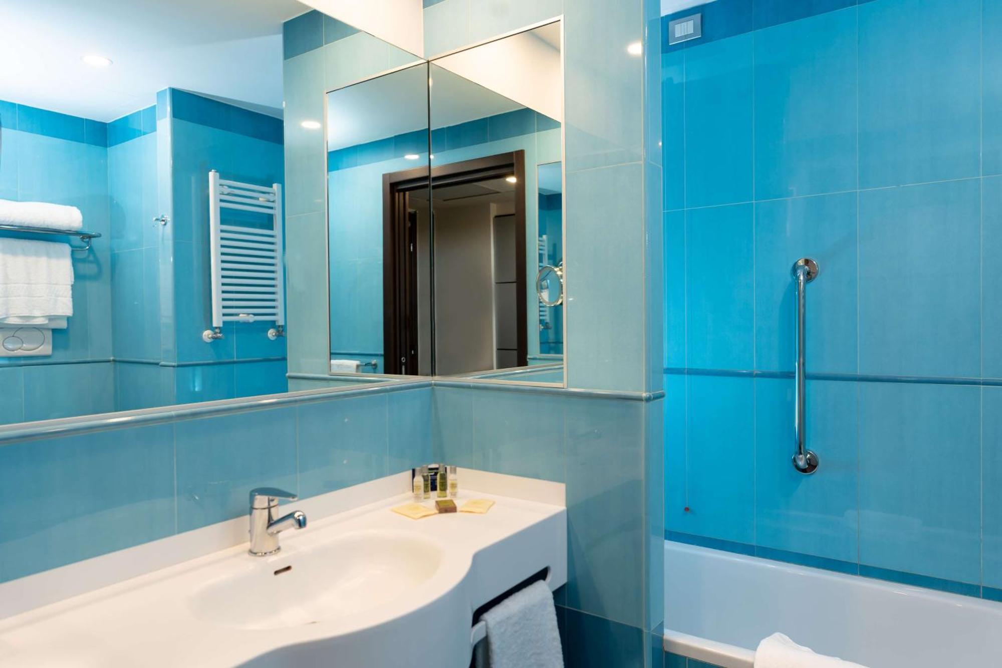 King Guest Room