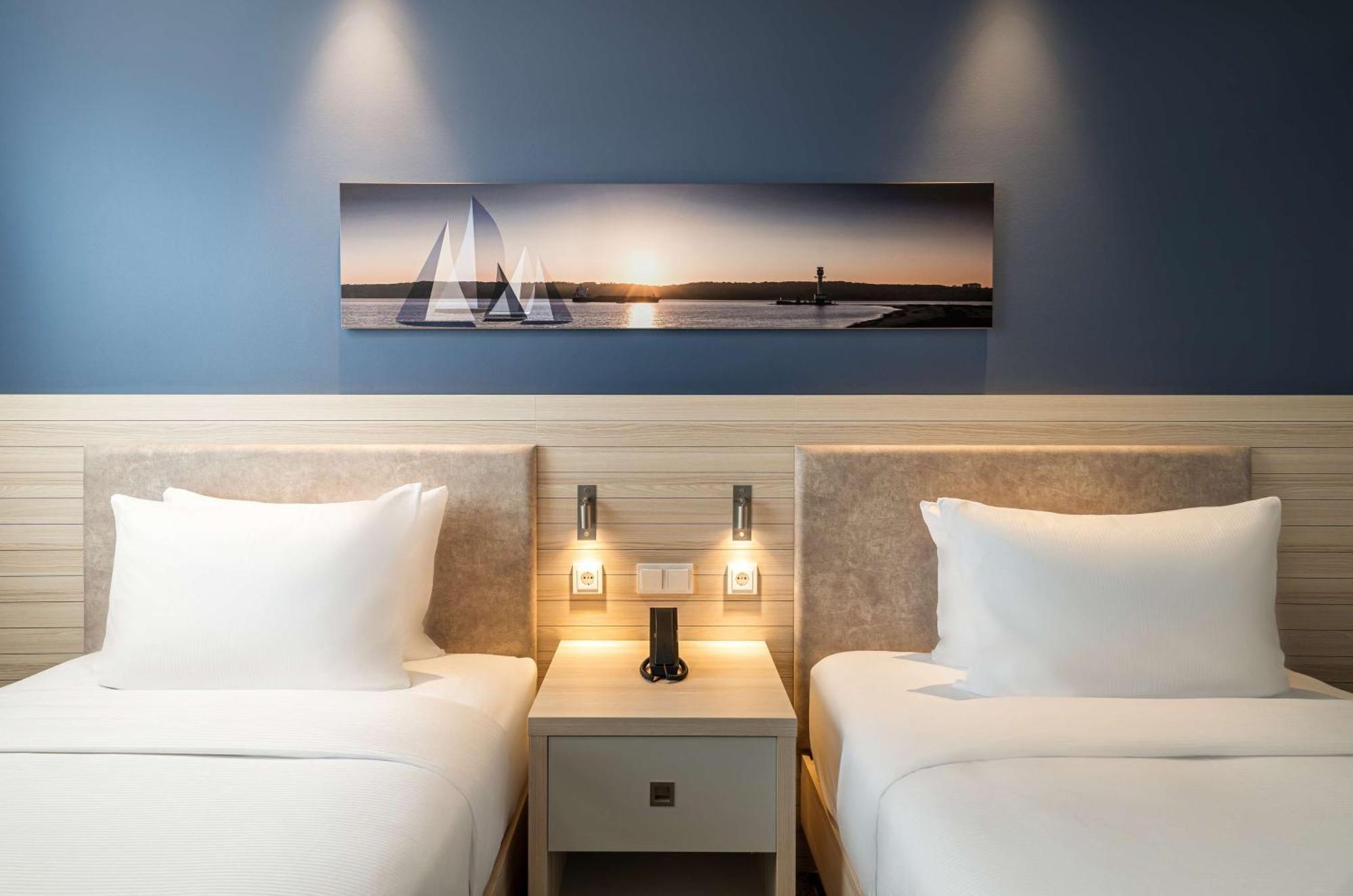 Twin Room,1552472668:JPEG