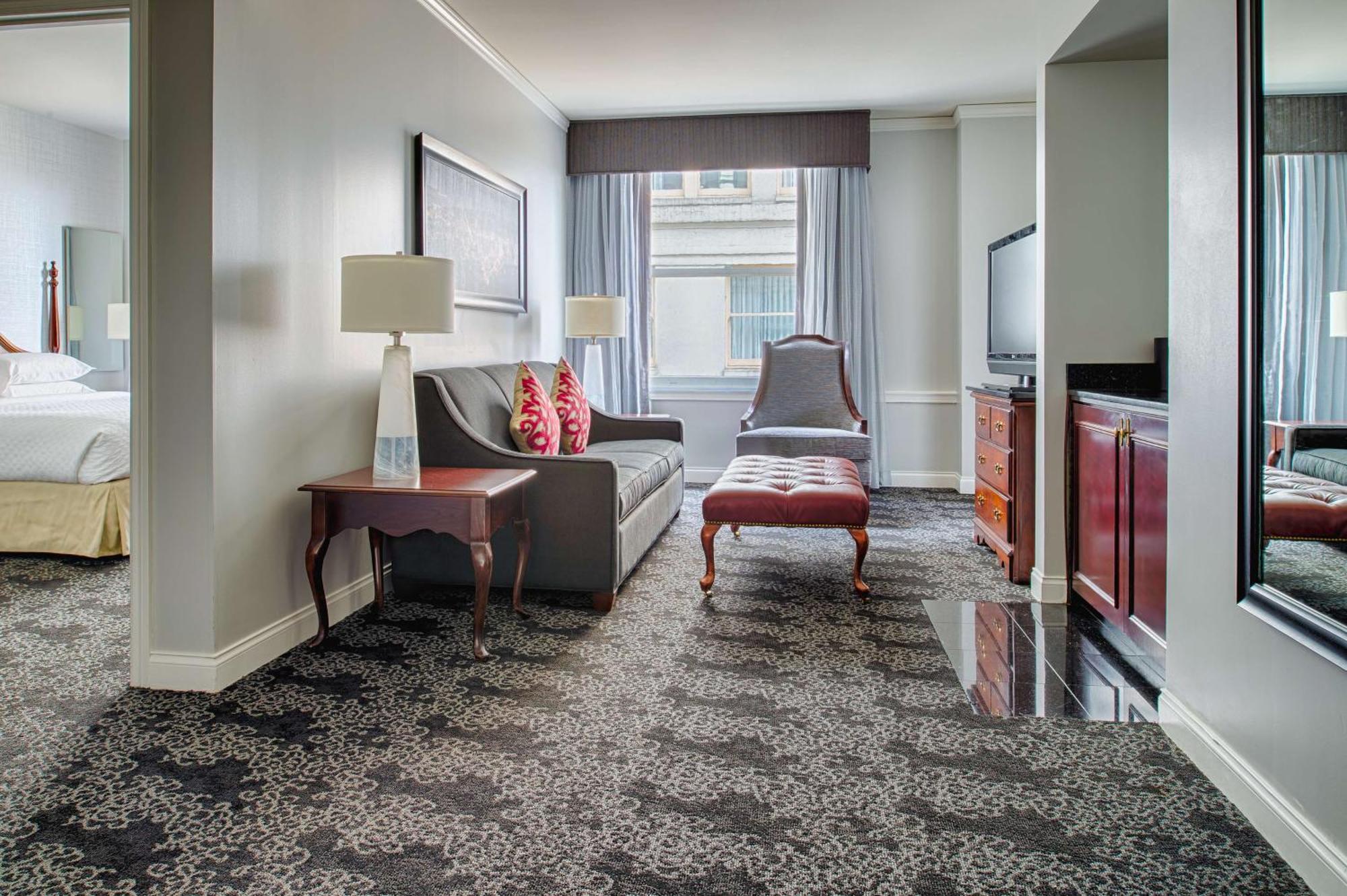 One-Bedroom King Suite