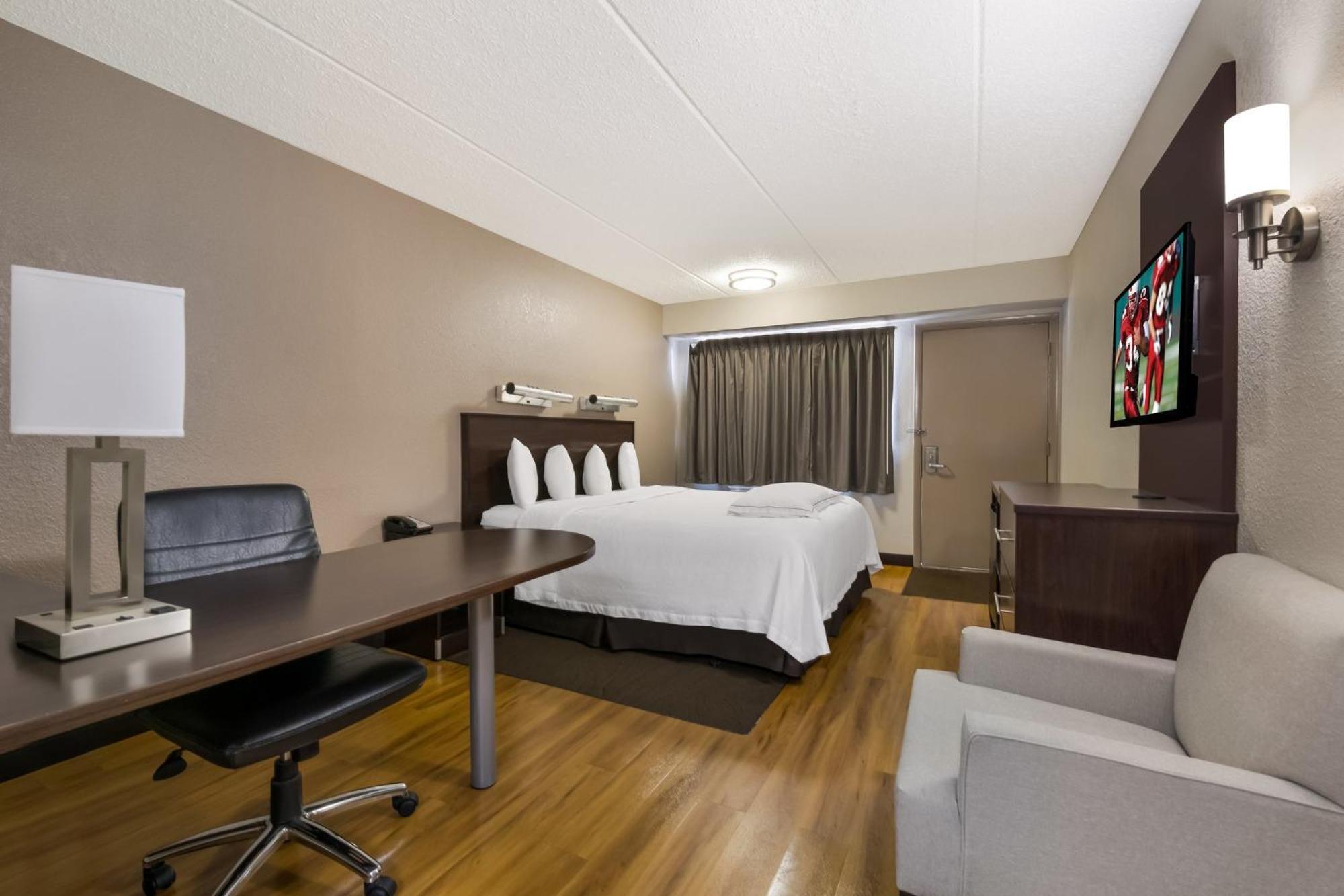Premium King Room Smoke Upgraded Bedding & Snack,1705968748:JPEG