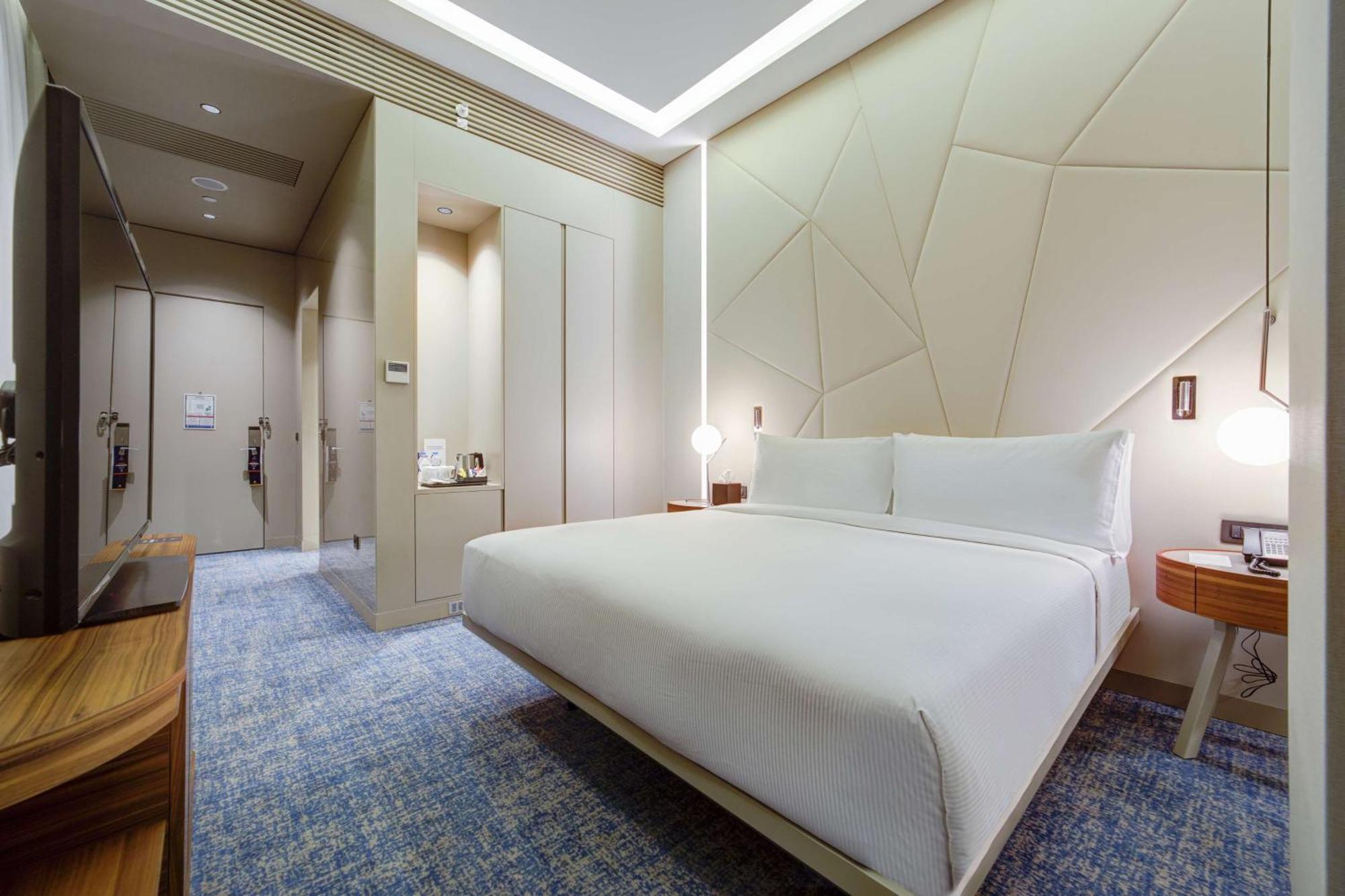 Deluxe King Room,1552674319:JPEG