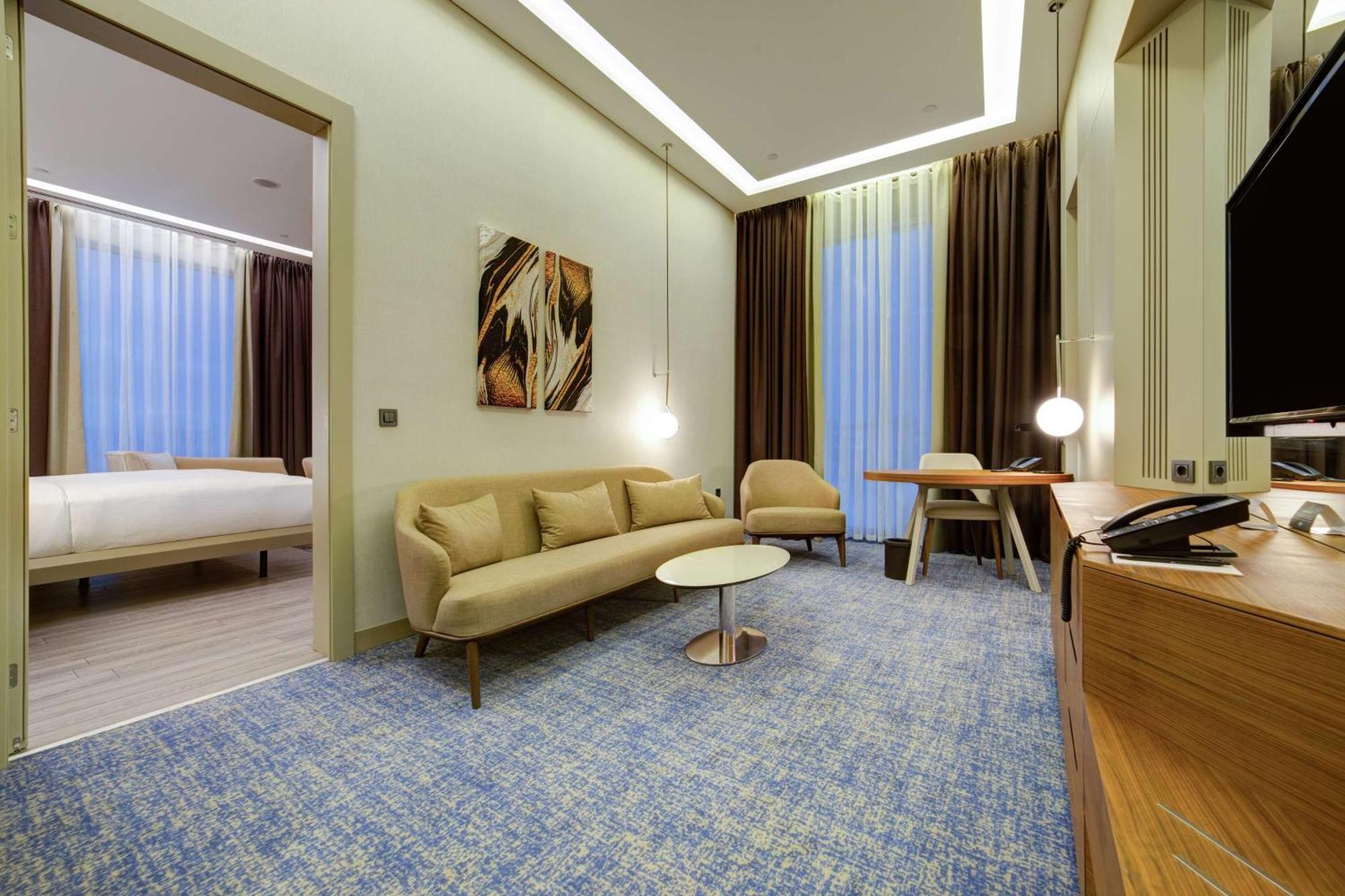 One-Bedroom King Suite