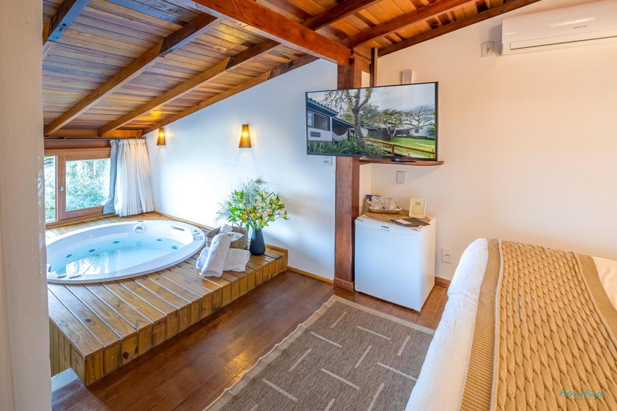 Deluxe Suite Spa Bath,1552679698:JPEG