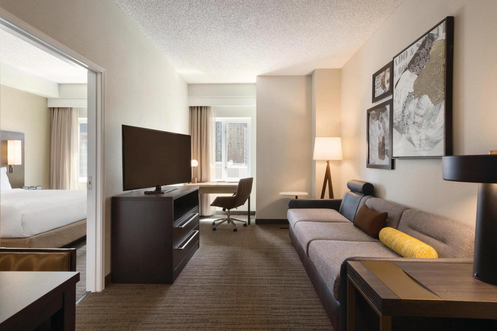 One-Bedroom Suite City View