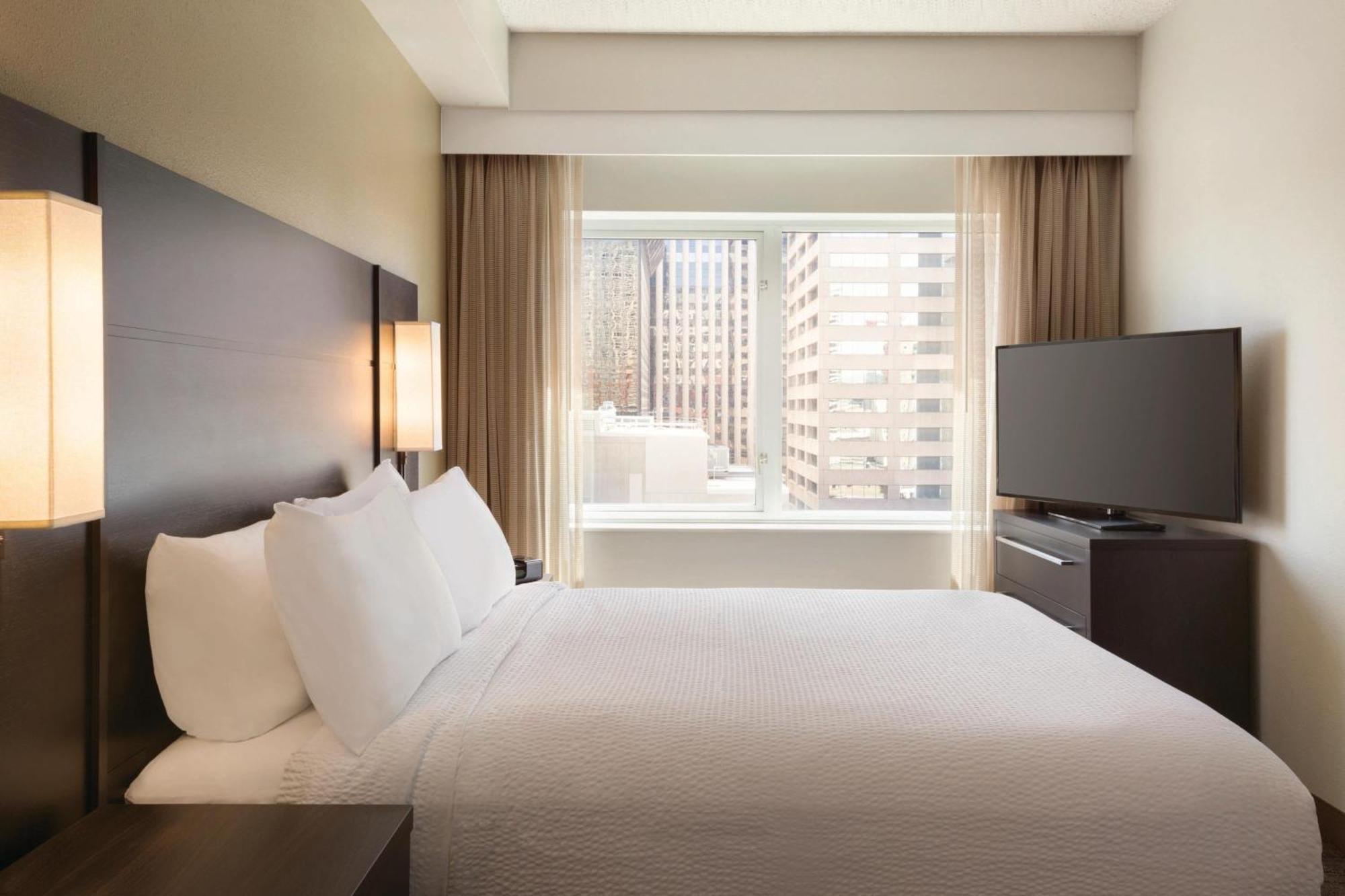One-Bedroom Suite City View