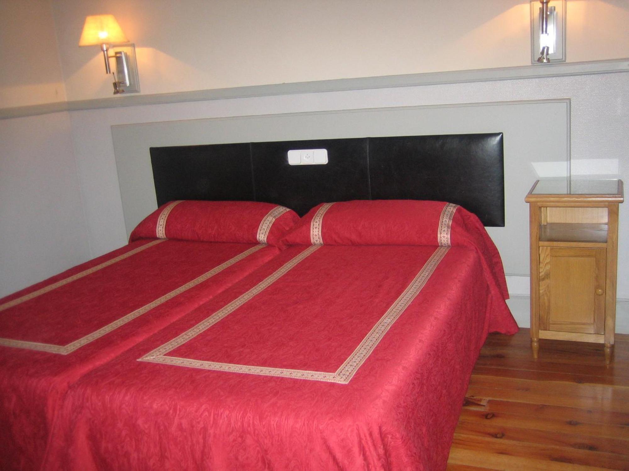 Double Room,1552915885:JPEG