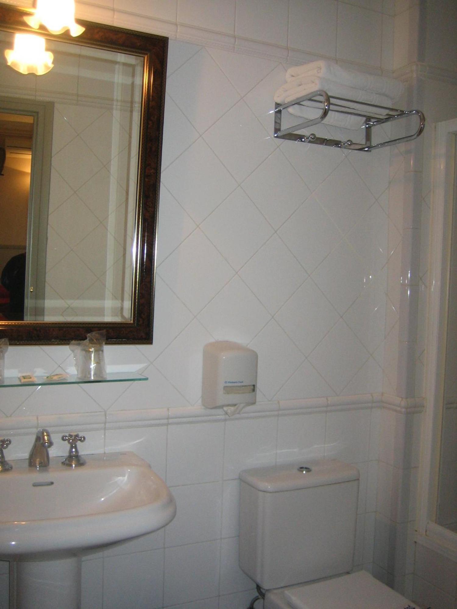 Single Room,1552915459:JPEG