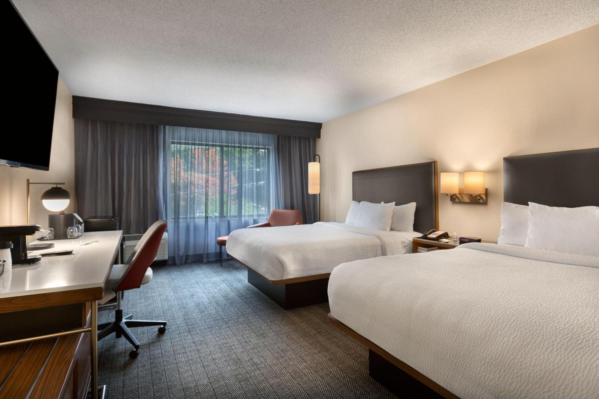 Queen Room Two Queen Beds Hearing Accessible