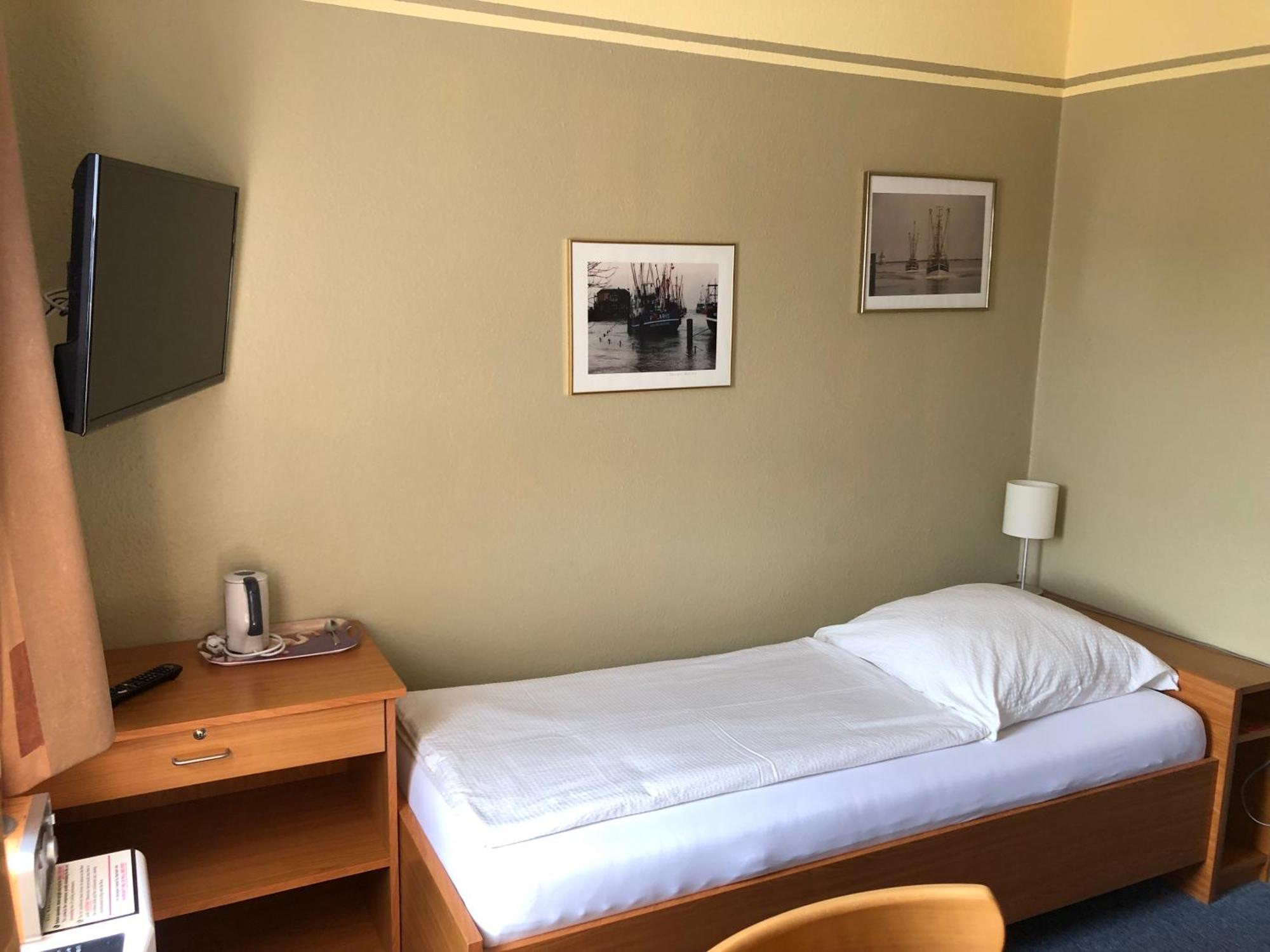 Single Room,1356203807:JPEG