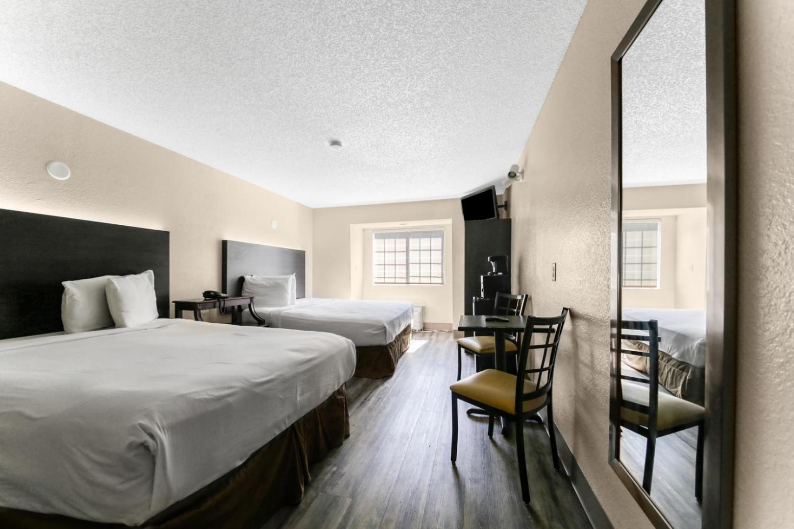 Queen Room Two Queen Beds Non-Smoking