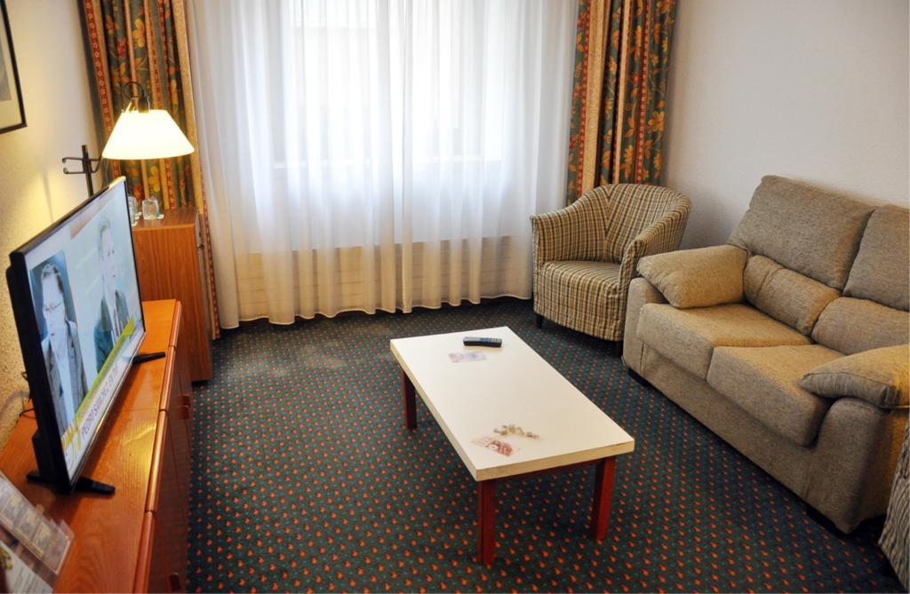 Quadruple Room,707132395:JPEG