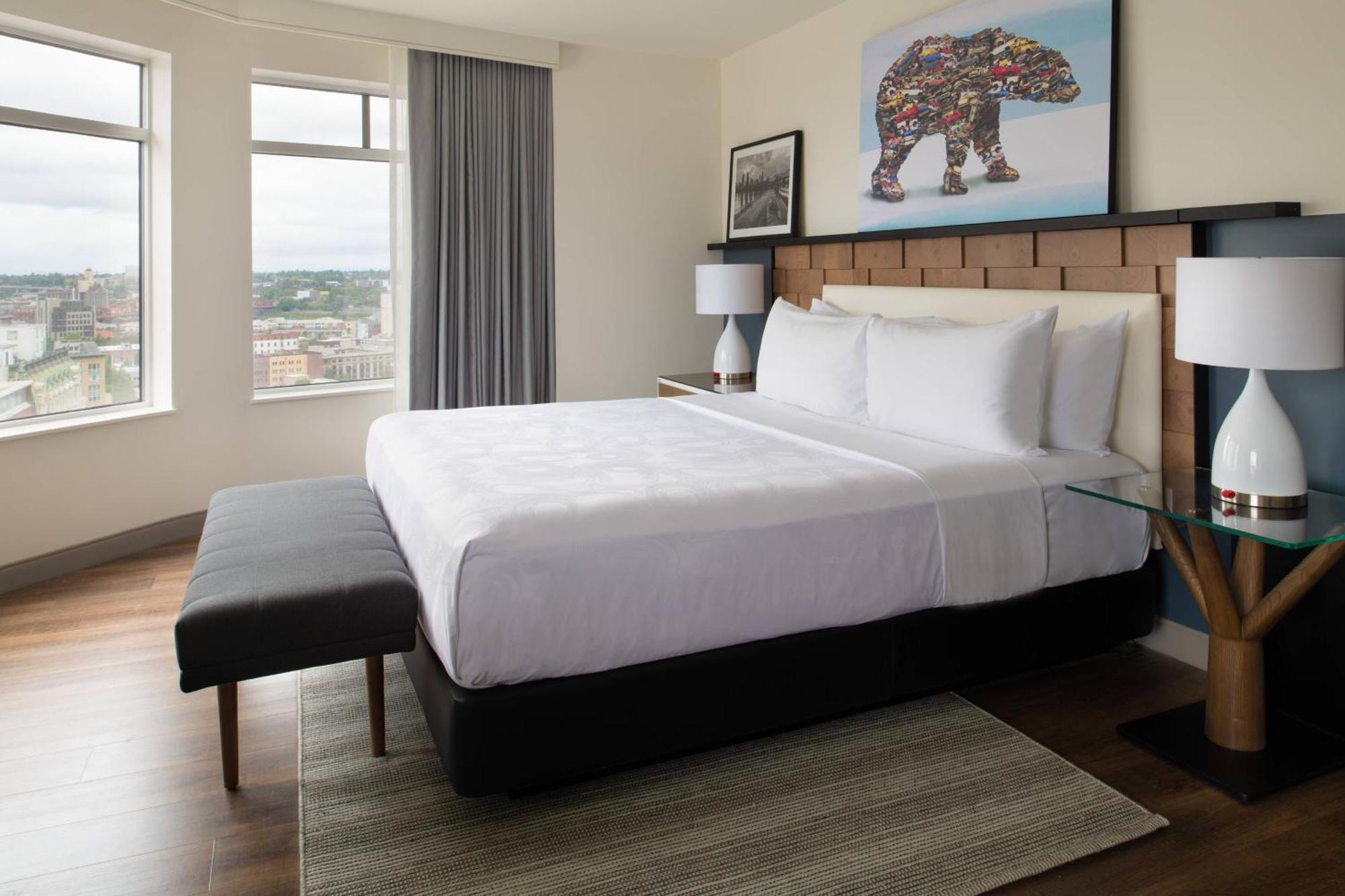 Corner King Room