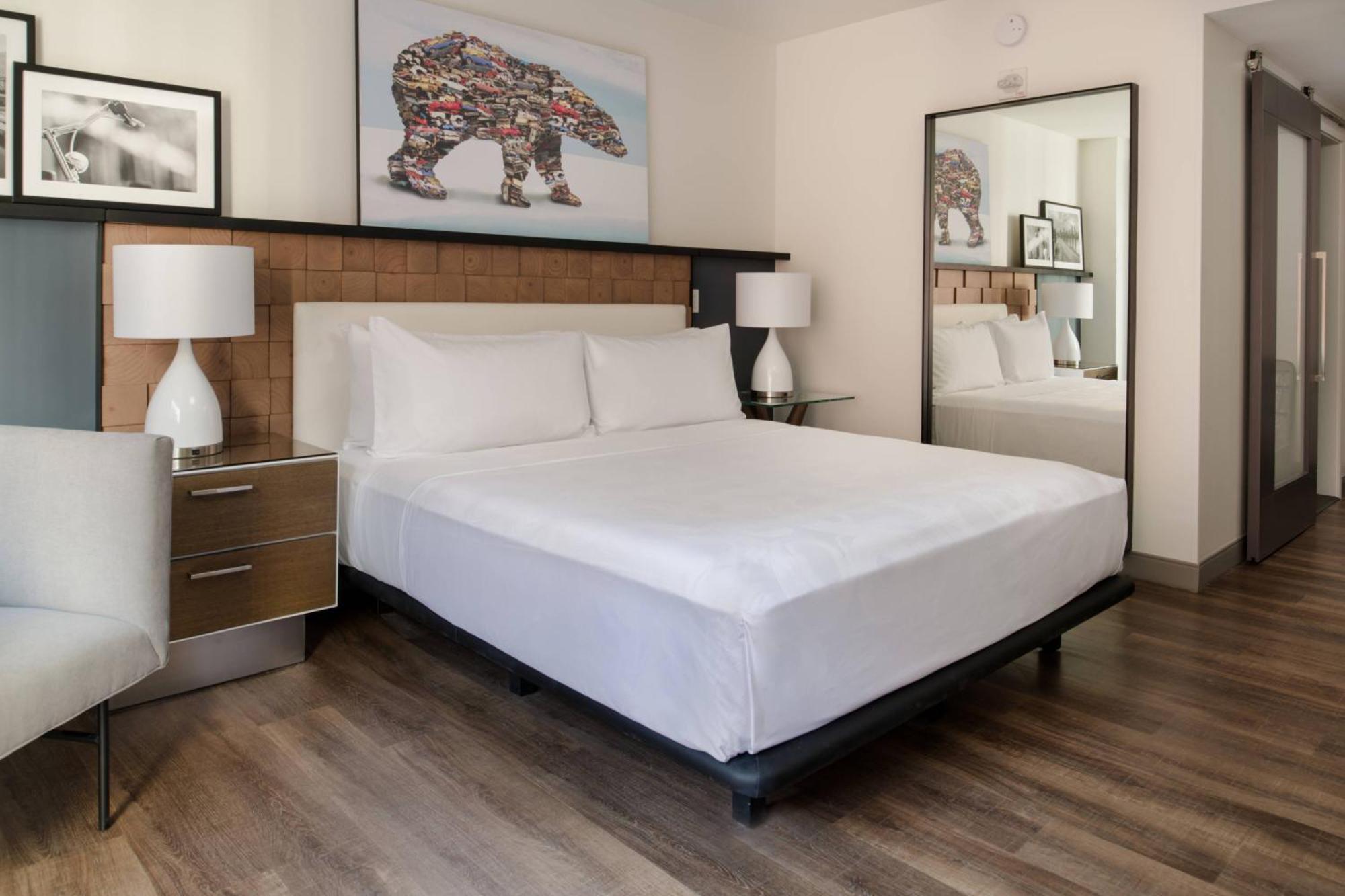 Standard King Room