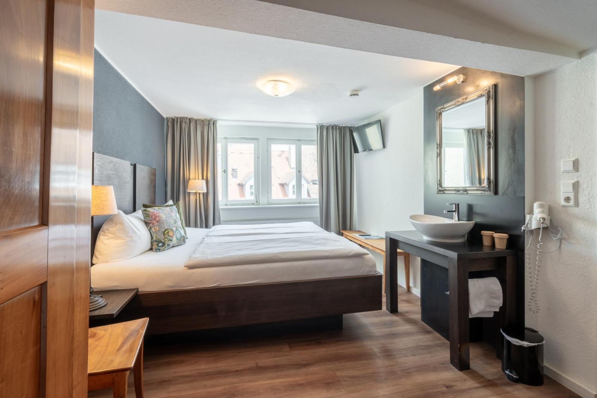 Standard Double Room,1553107432:JPEG