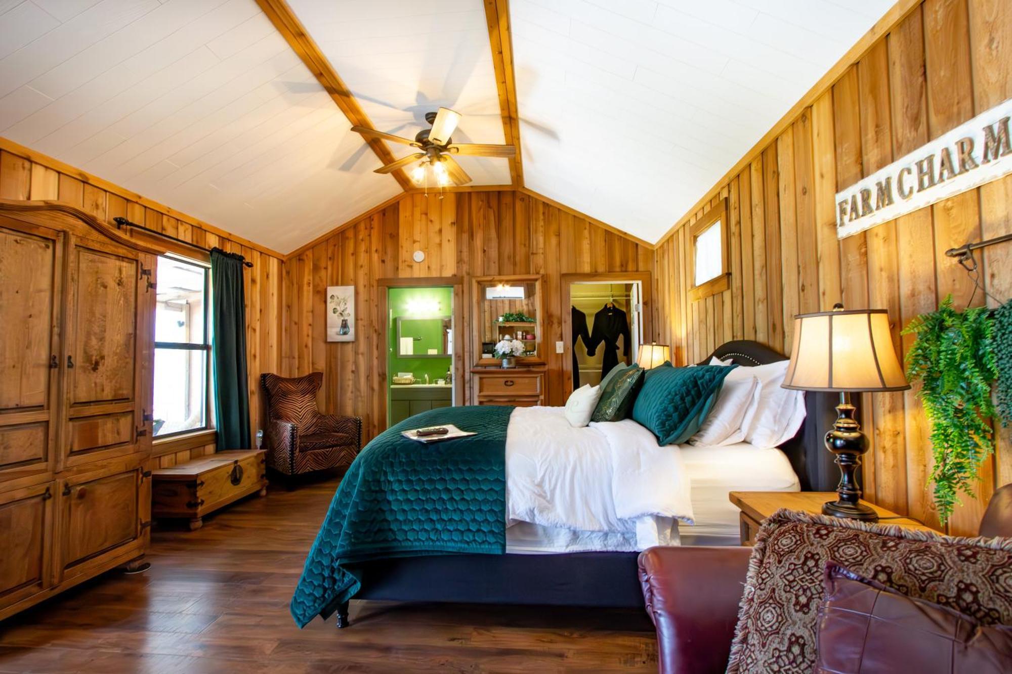Superior King Room