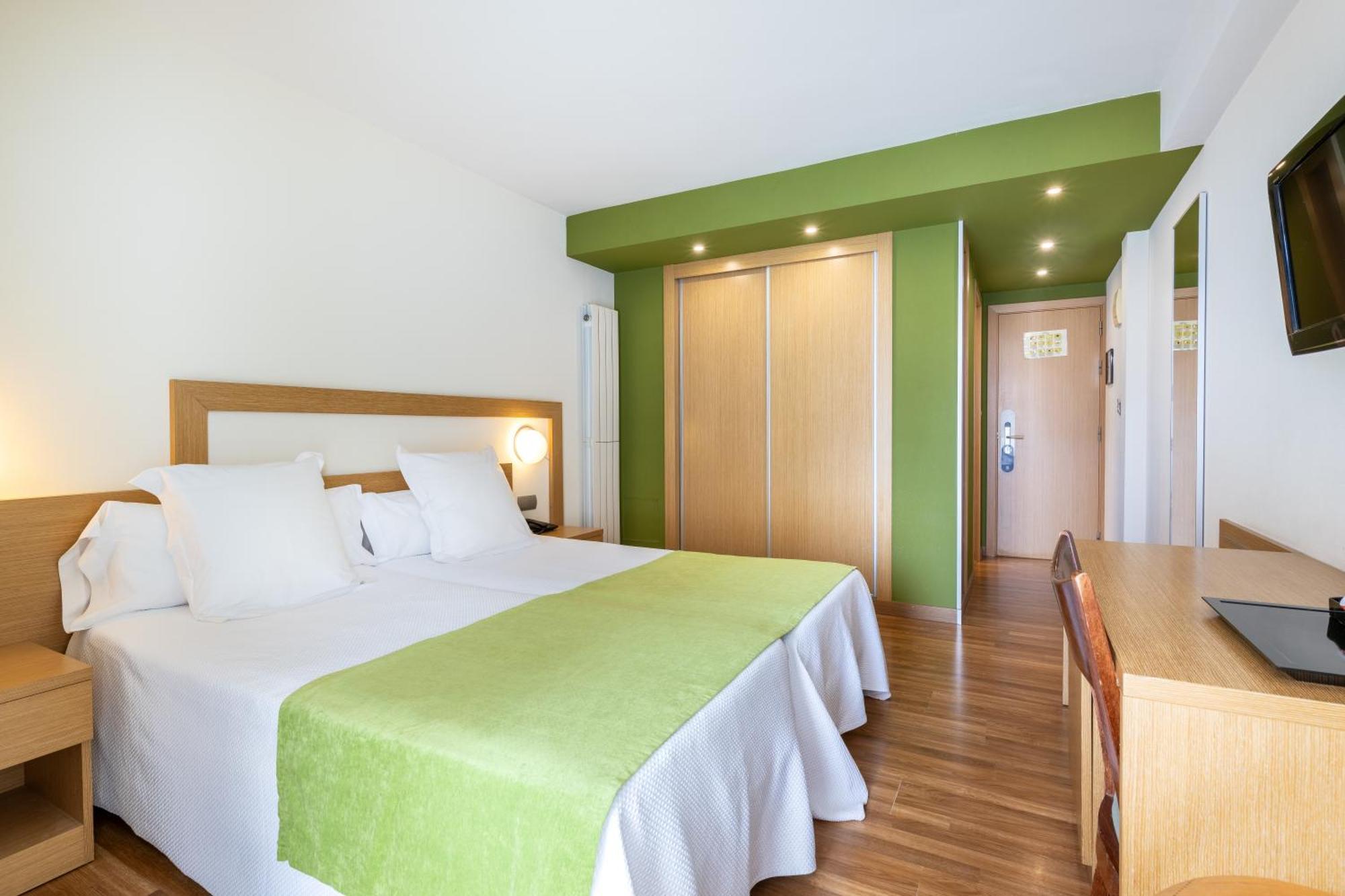 Classic Double Room,1553276245:JPEG