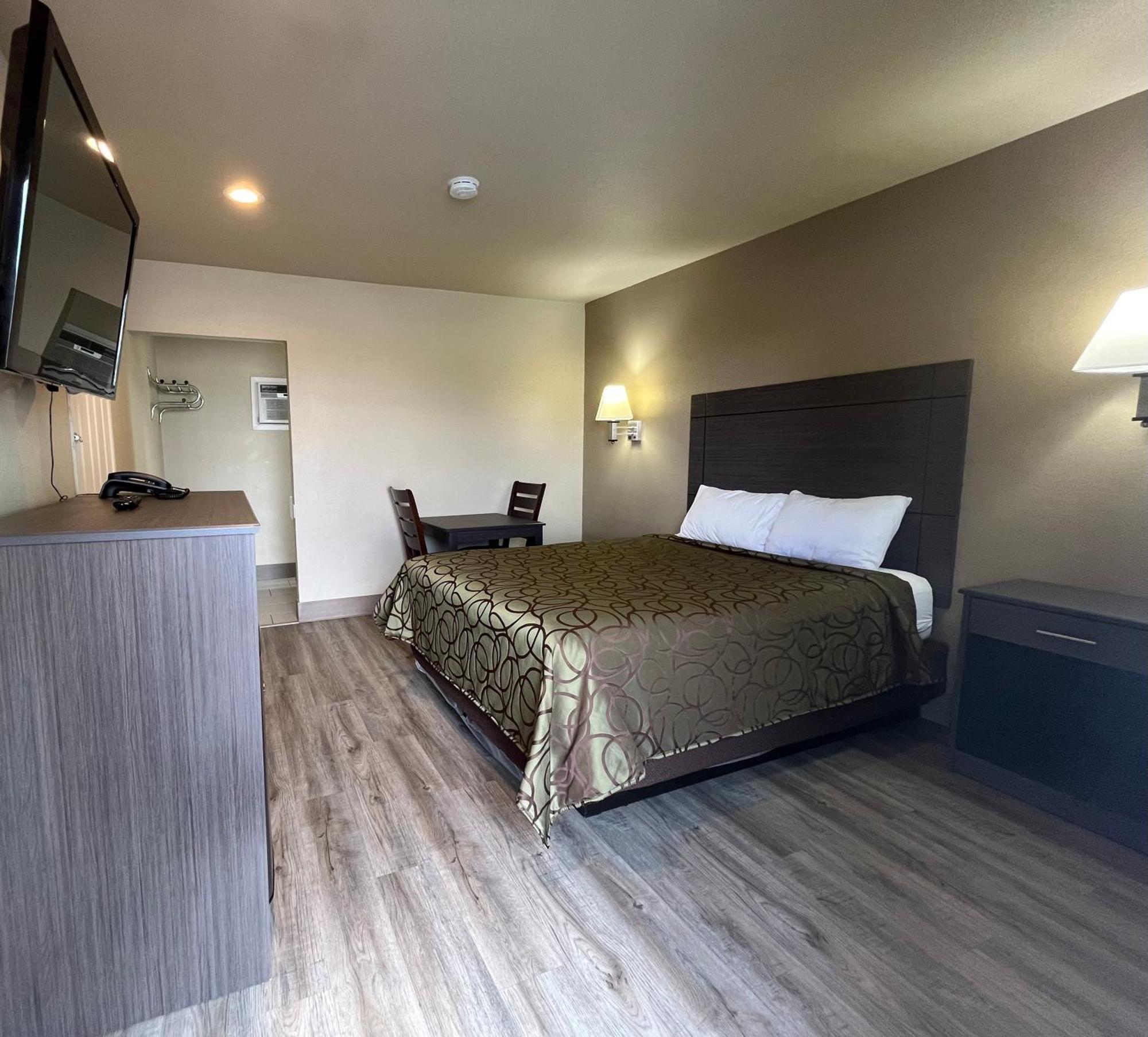 Queen Room