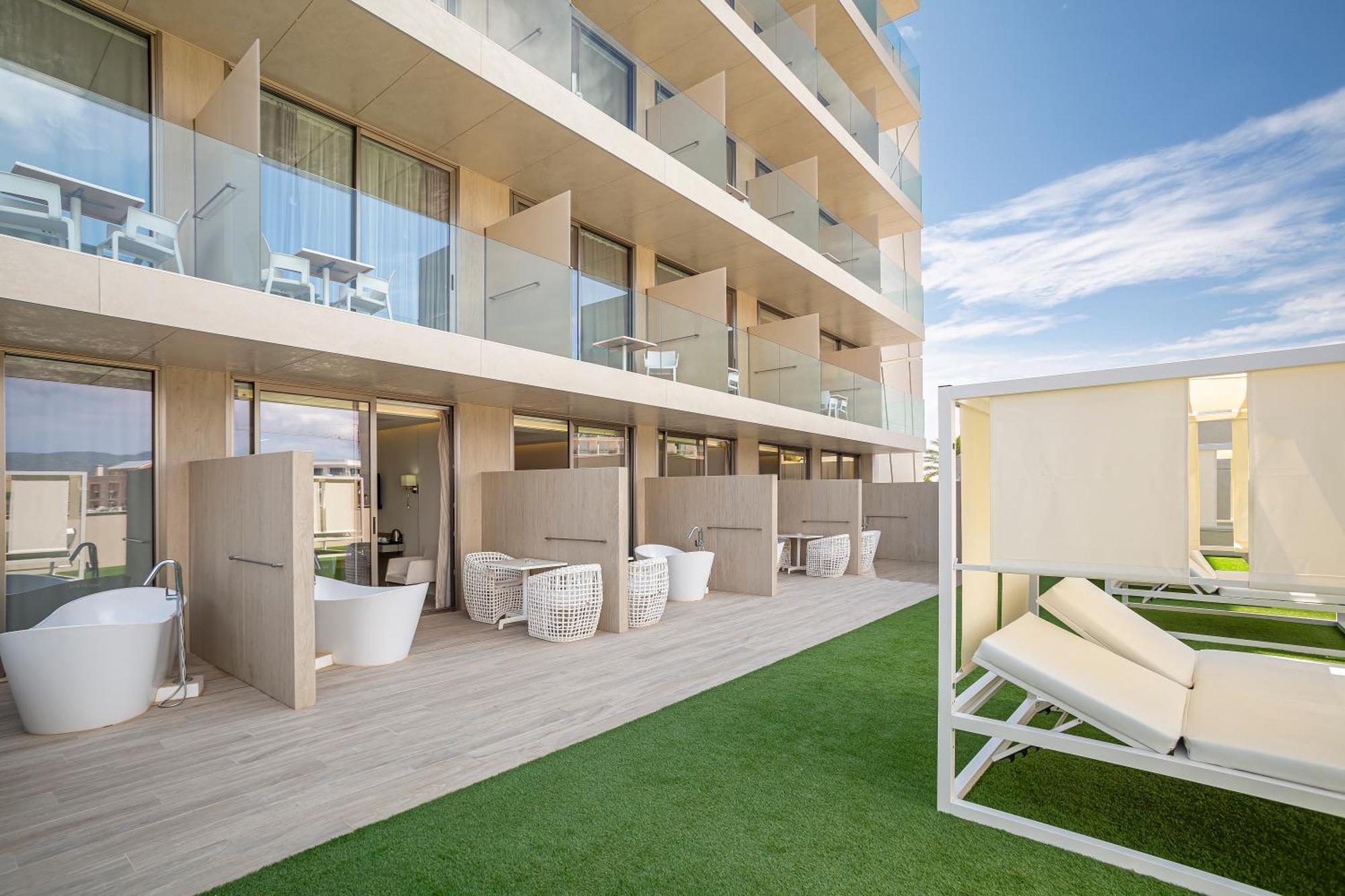 Twin Room Terrace
