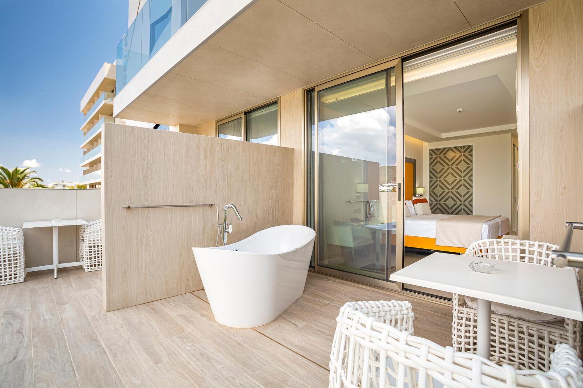Twin Room Terrace