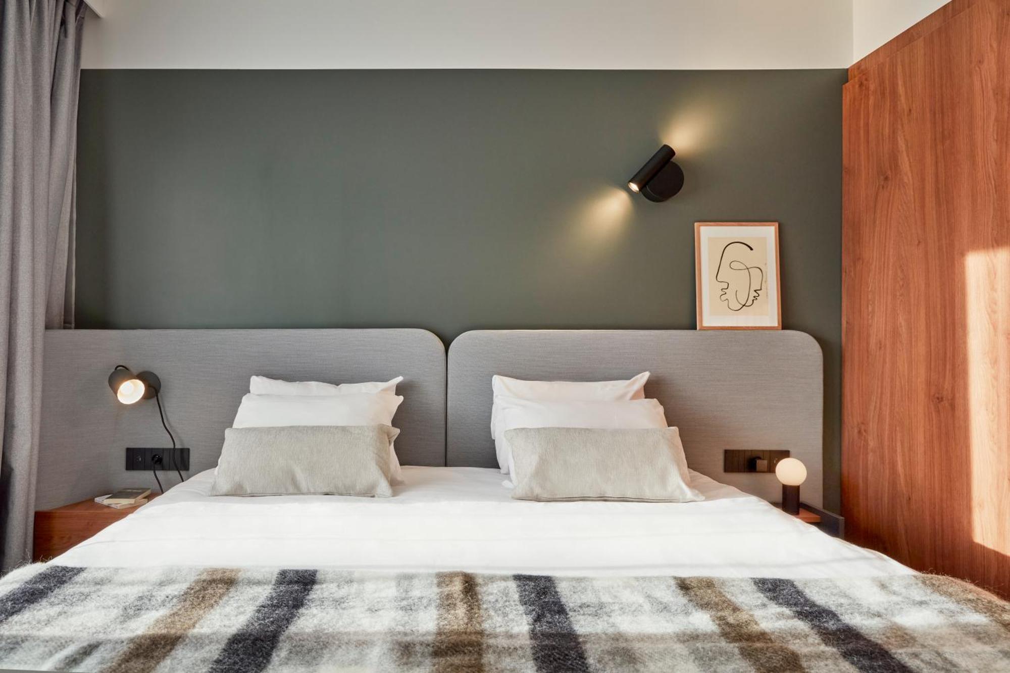 Four-Bedroom Apartment,1588041458:JPEG