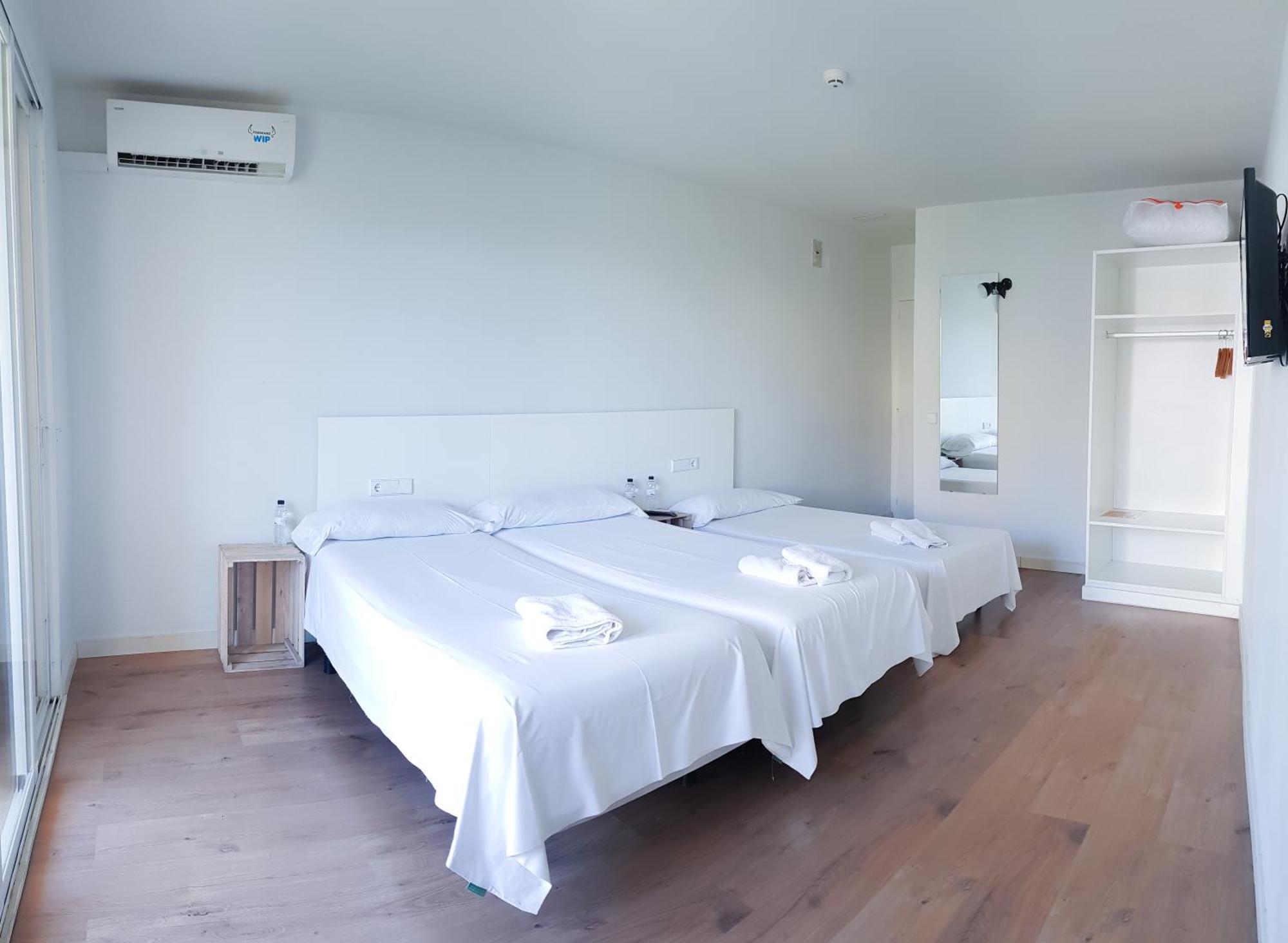 Basic Triple Room