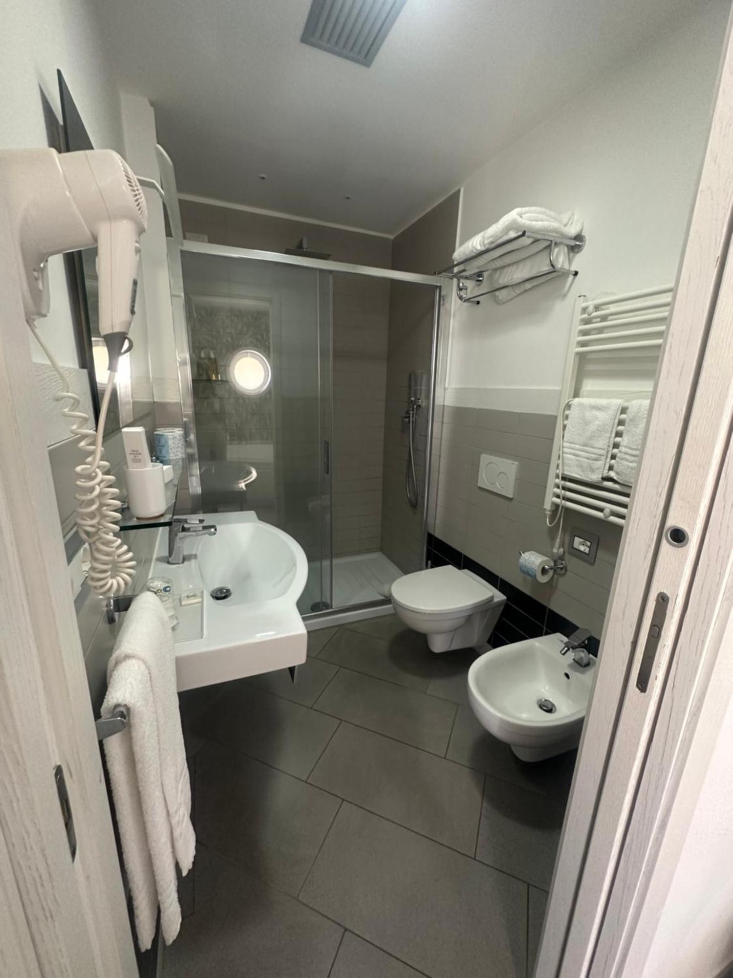 Queen Room Spa Bath