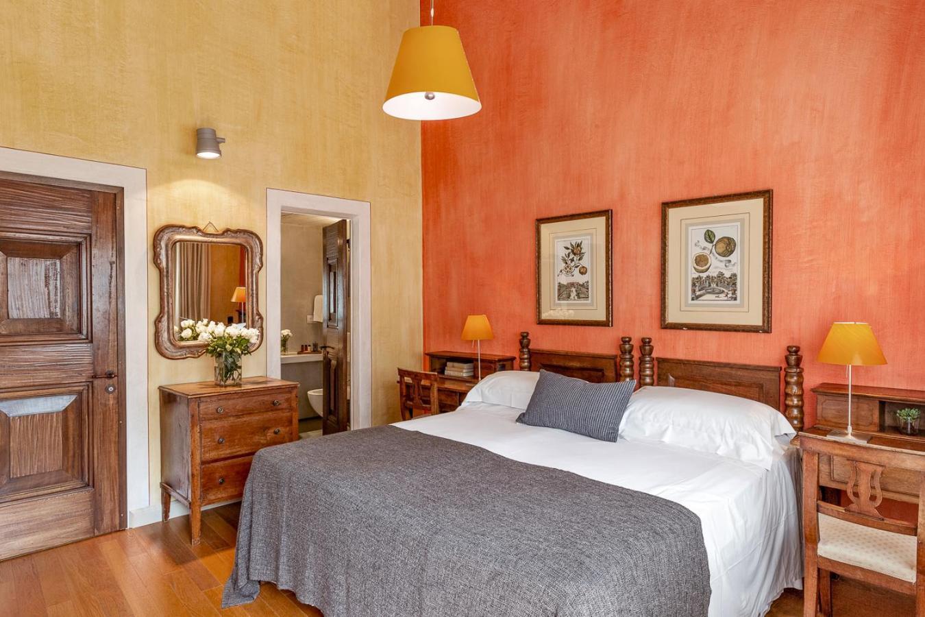 Double or Twin Room Lake View