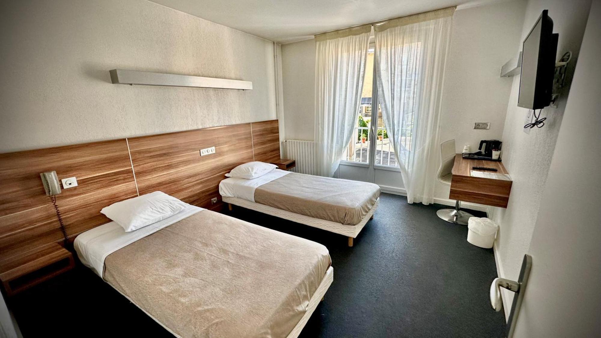 Twin Room,1765821156:JPEG